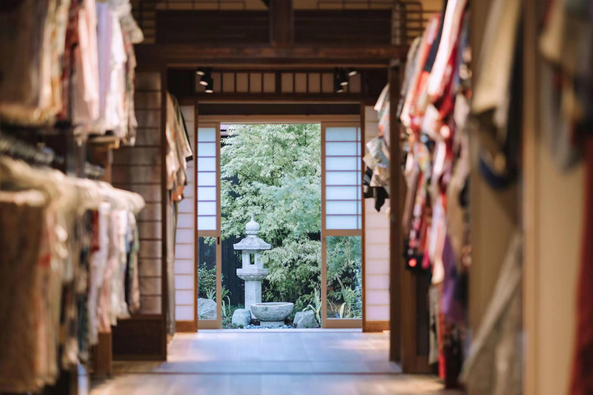 Kyoto Kimono Rental Experience (Kyoto Kimono Rei Kiyomizu Store) - Thumbnail 14