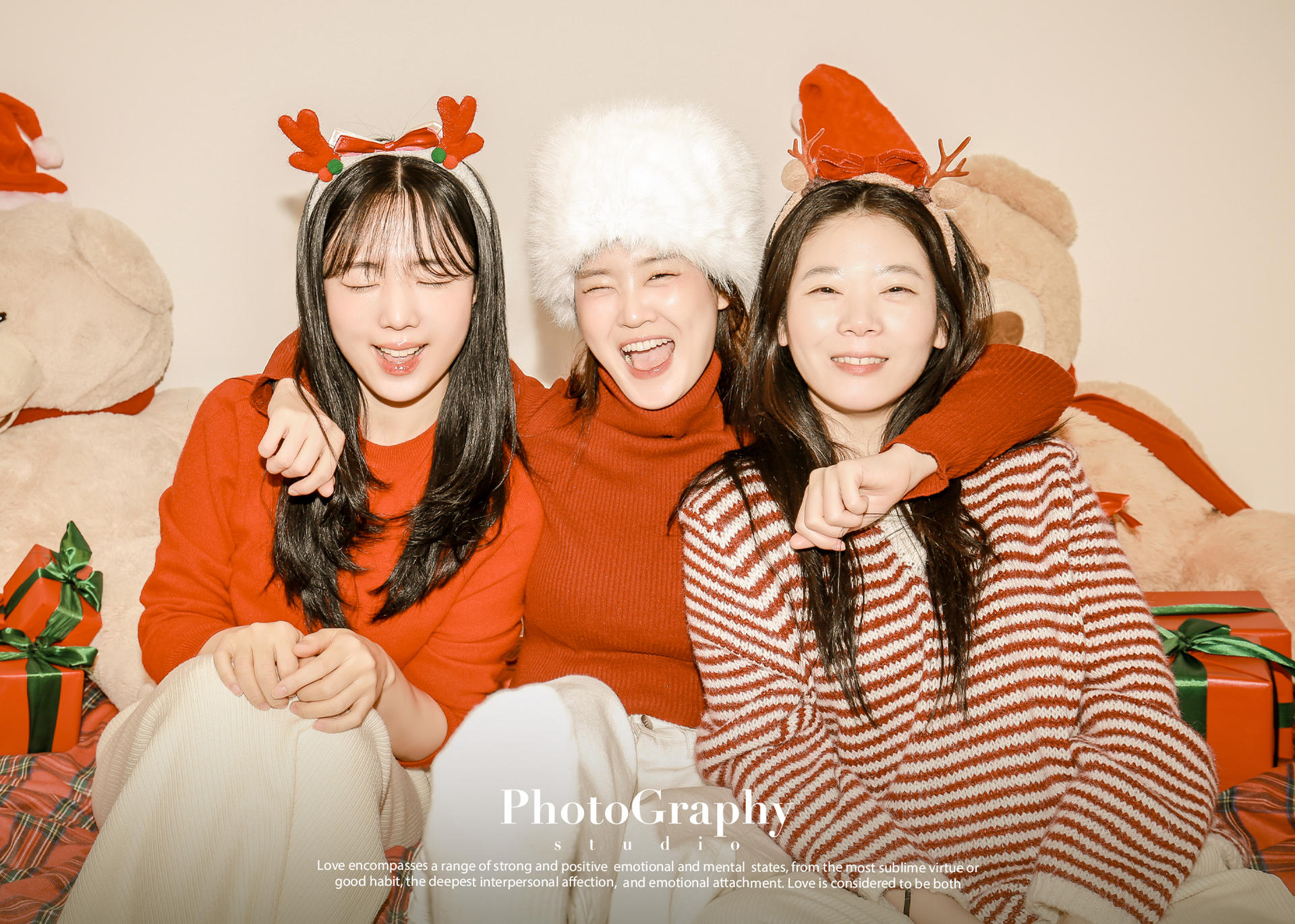 Hongdae Cinema Concept Selfstudio Experience in Seoul : Free Costume - Thumbnail 30