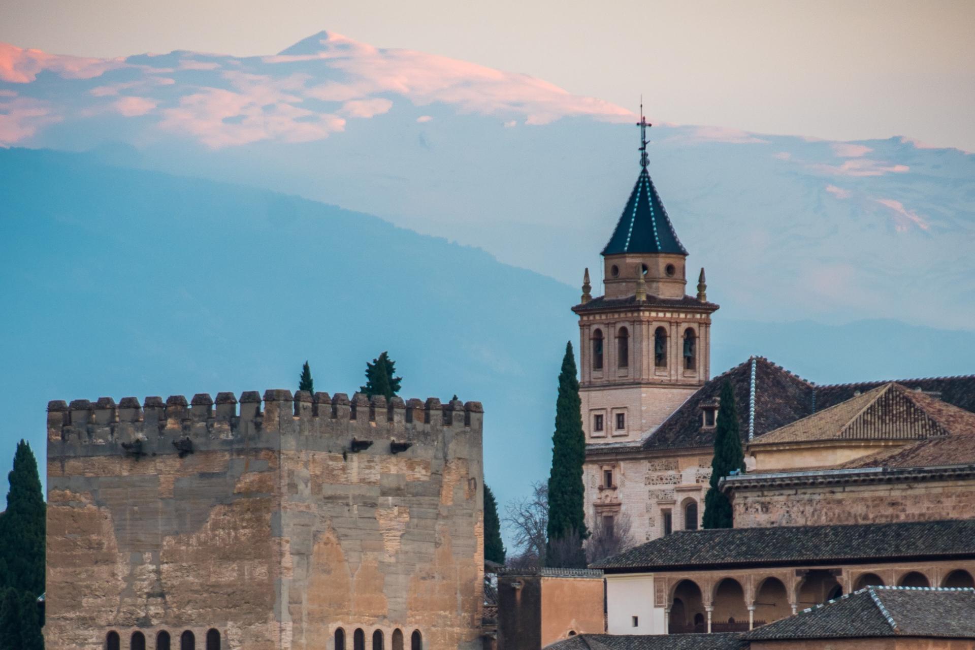 Alhambra and Generalife Tour in Granada with Arabian Bath - Image 1
