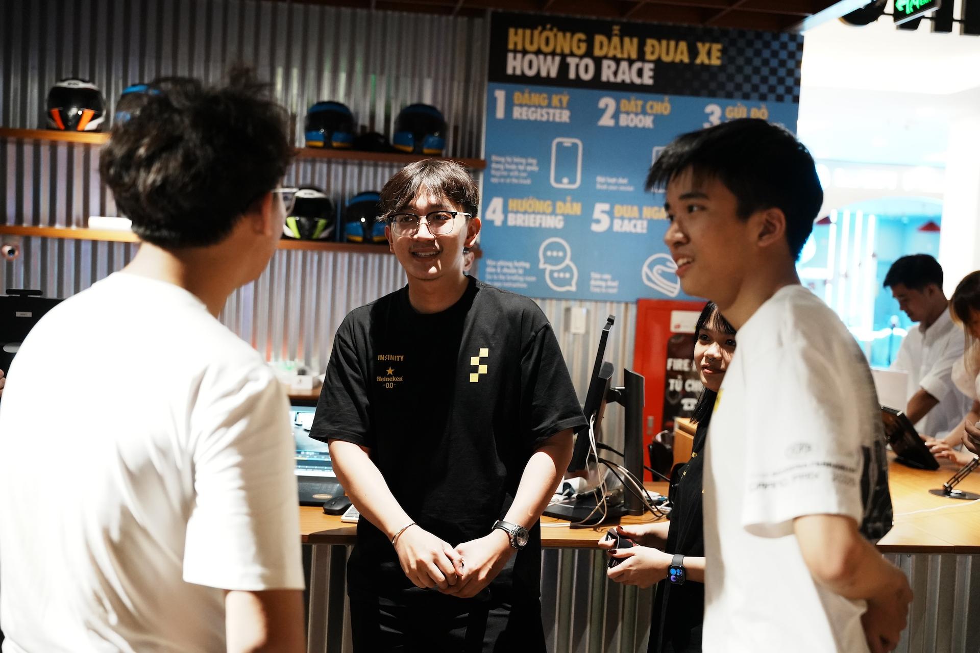 Indoor Go Karting at Infinity Racing, Ho Chi Minh City - Thumbnail 6