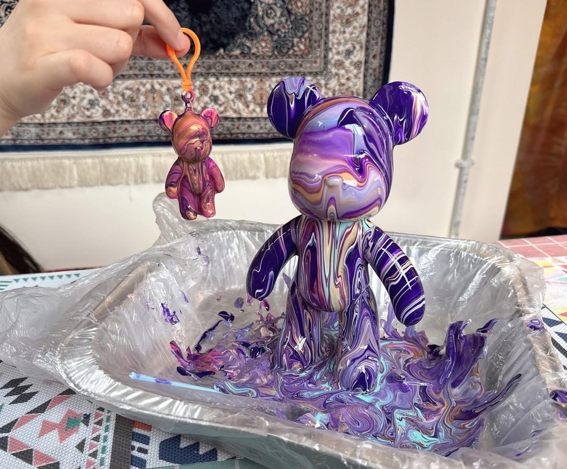 Central IRREGULart Fluid Bear or Rabbit Piggy Bank Fluid Painting Workshop  - Thumbnail 7