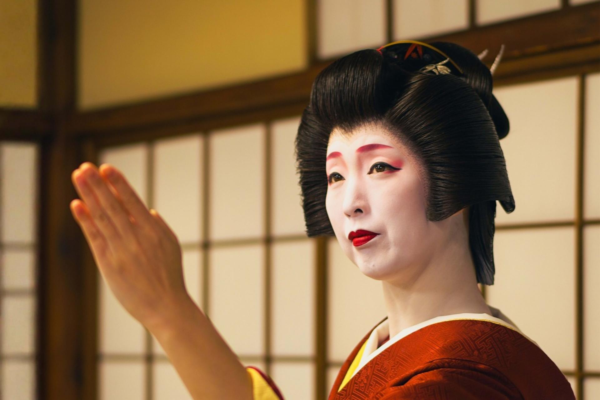 Kyoto Tour with Lunch and Geisha Performance - Thumbnail 3