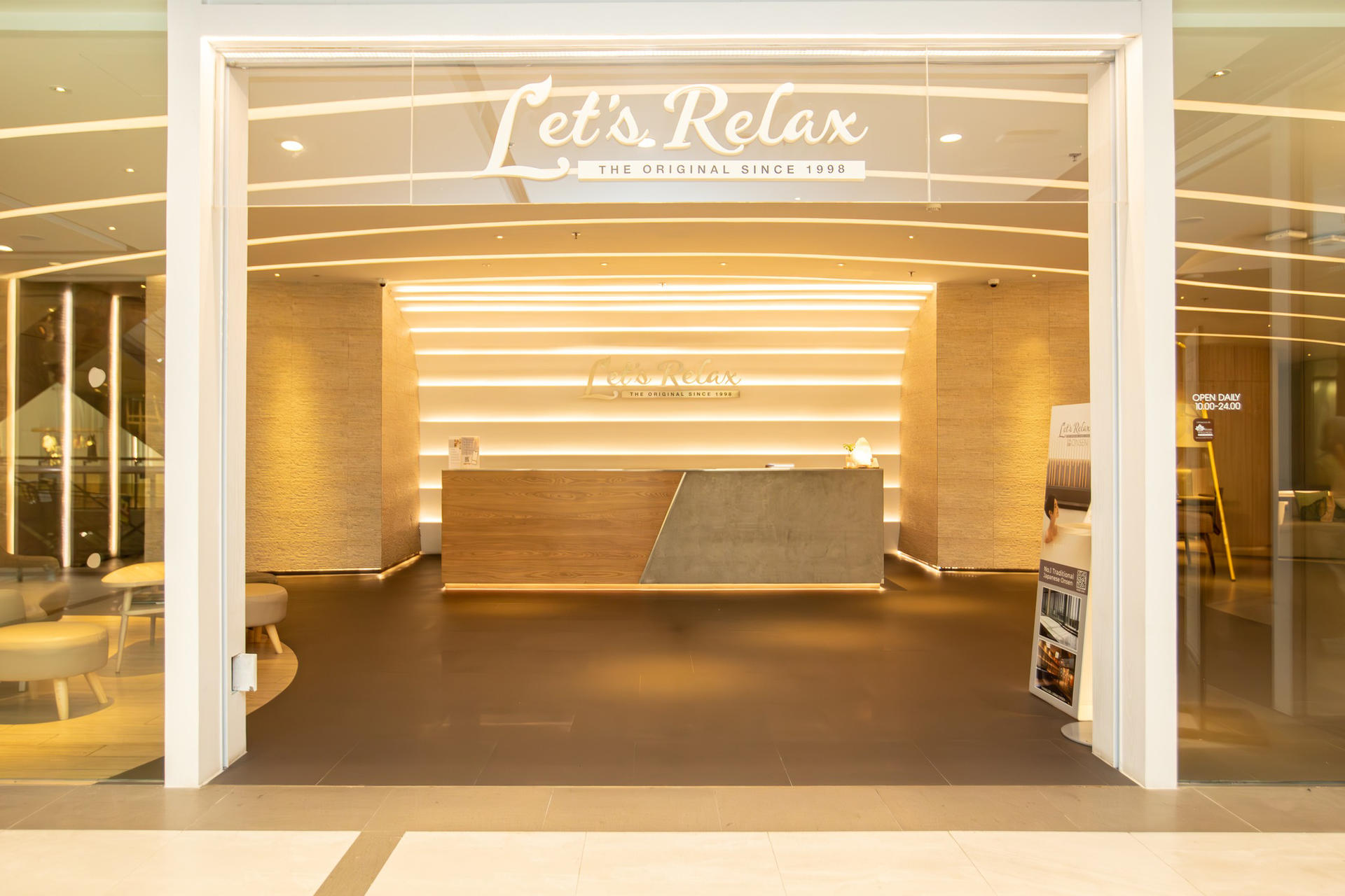 Let's Relax Spa at Central World in Bangkok - Thumbnail 2