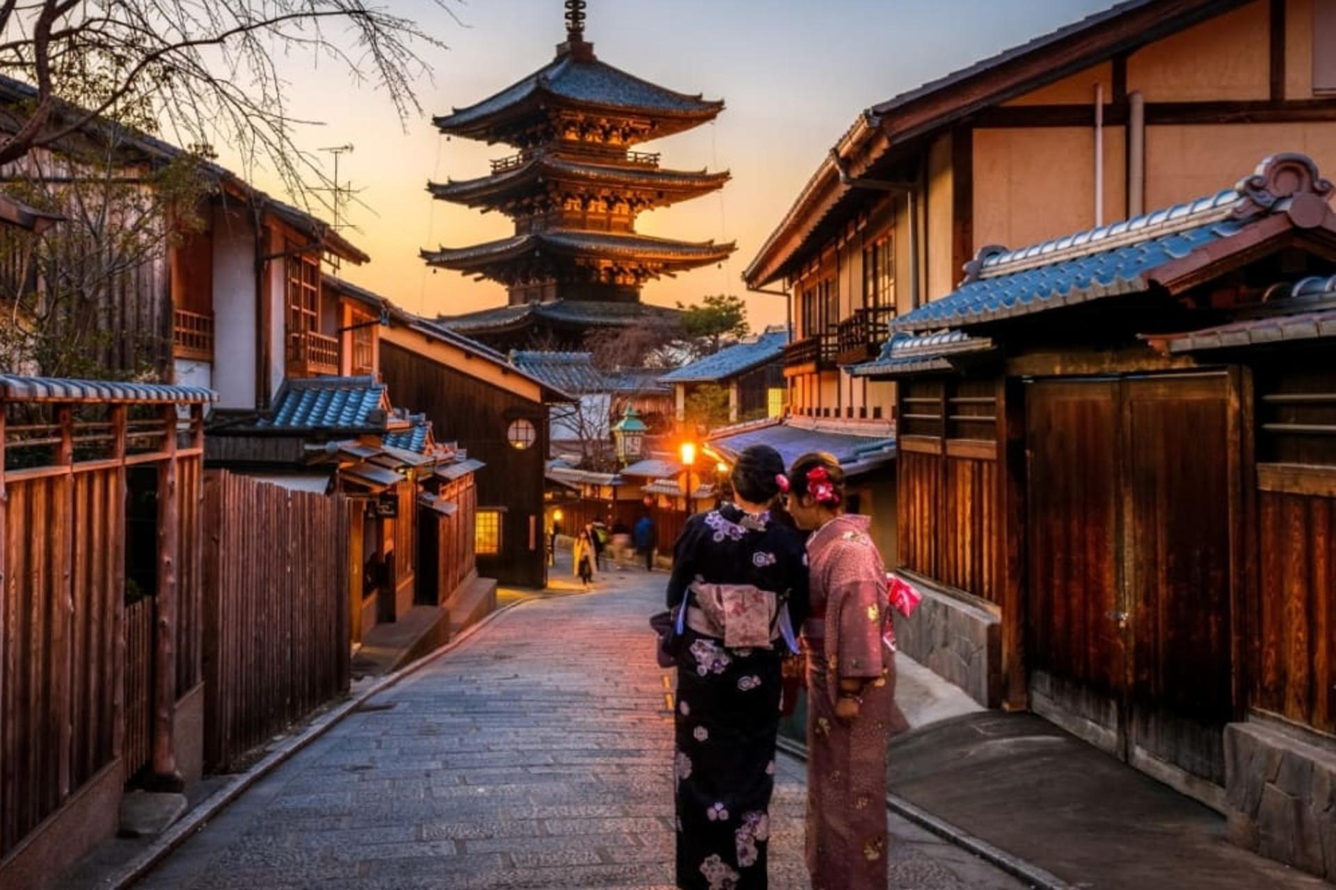 Kyoto City Highlights & Hidden Gems Private Custom Tour with a Local - Thumbnail 2