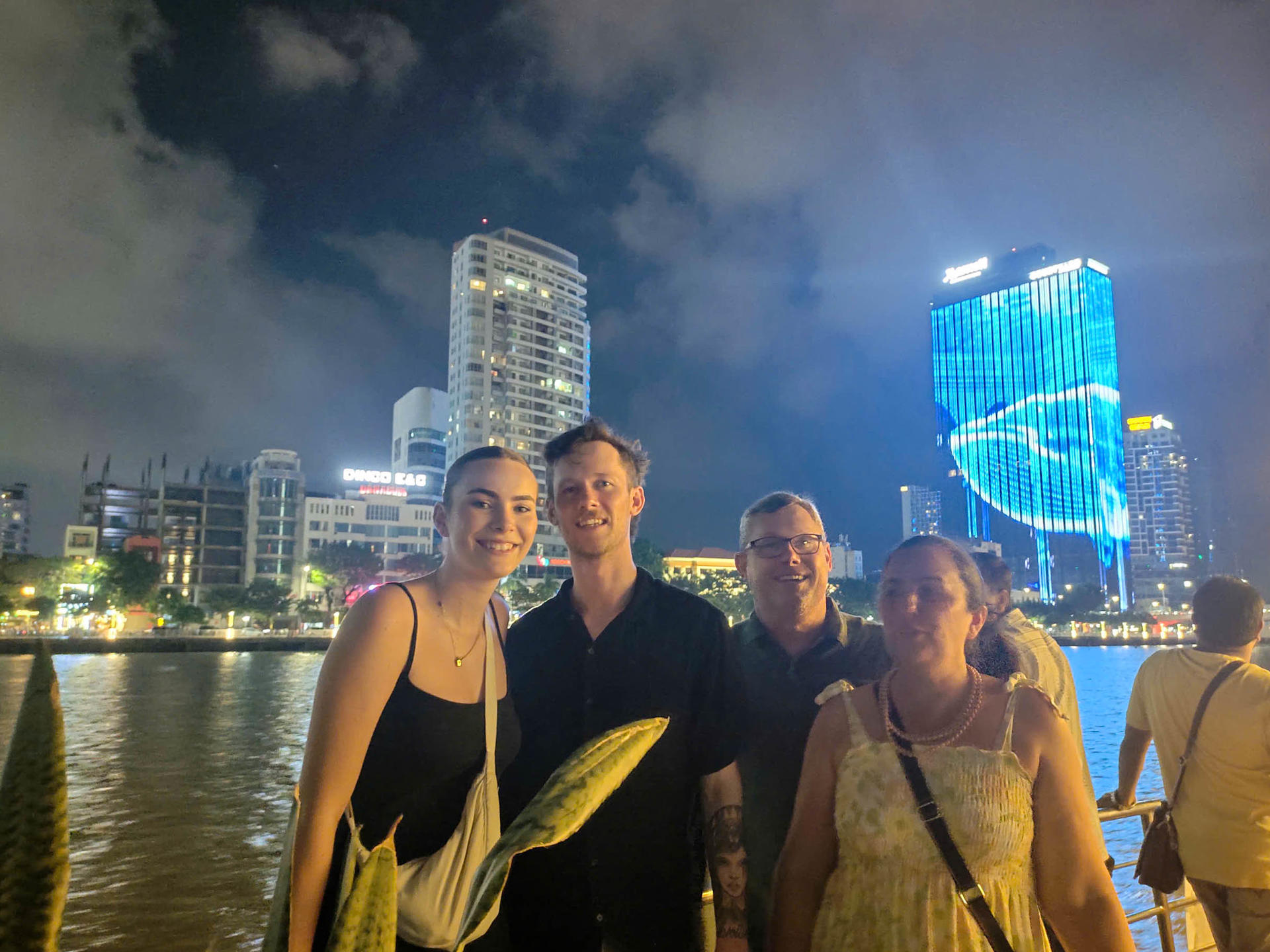 Son Tra Peninsula Sunset & Han River Night Cruise - Thumbnail 31
