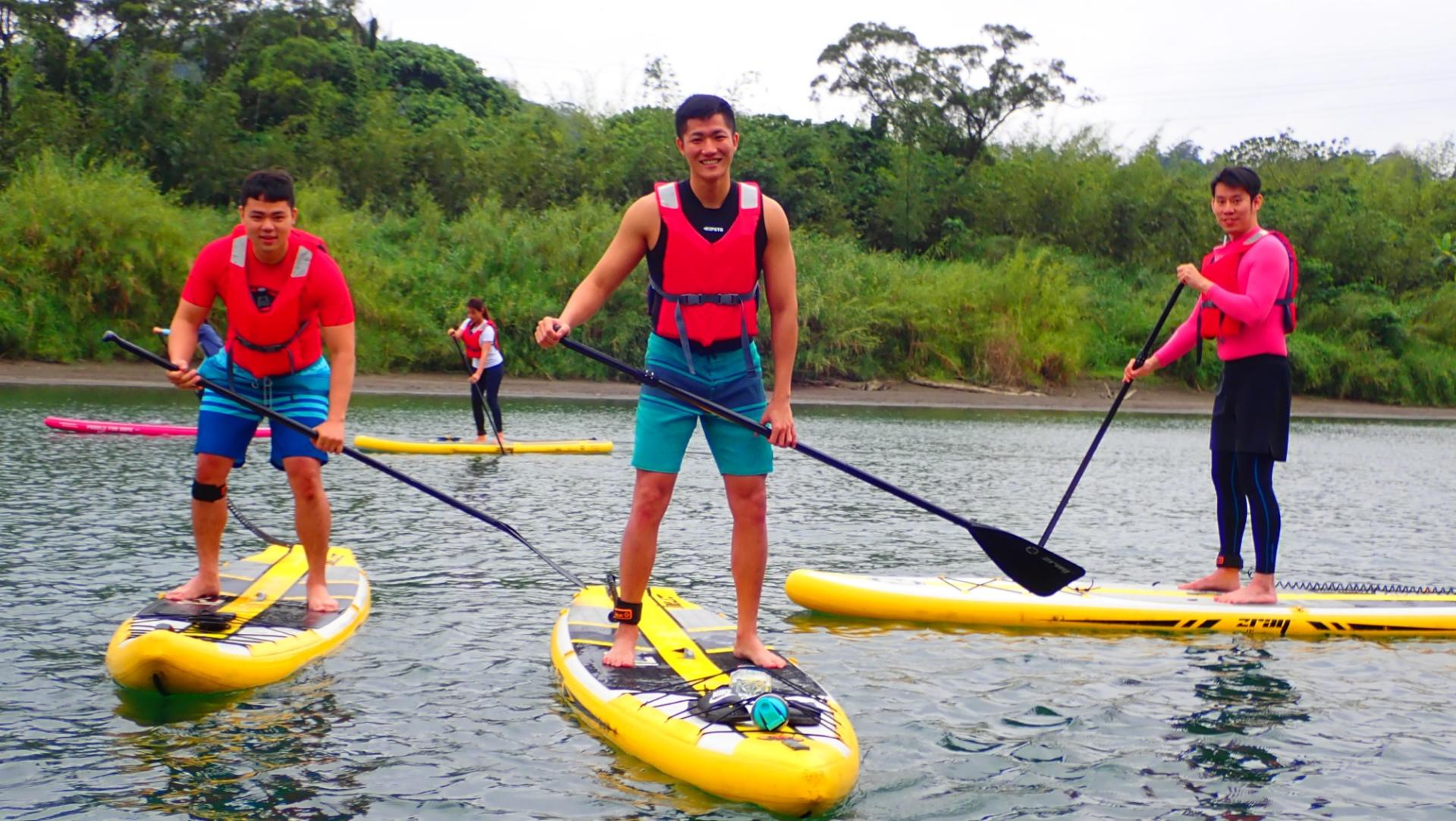 Taipei: Bitan Scenic Area SUP Stand-Up Paddleboarding Experience - Thumbnail 3