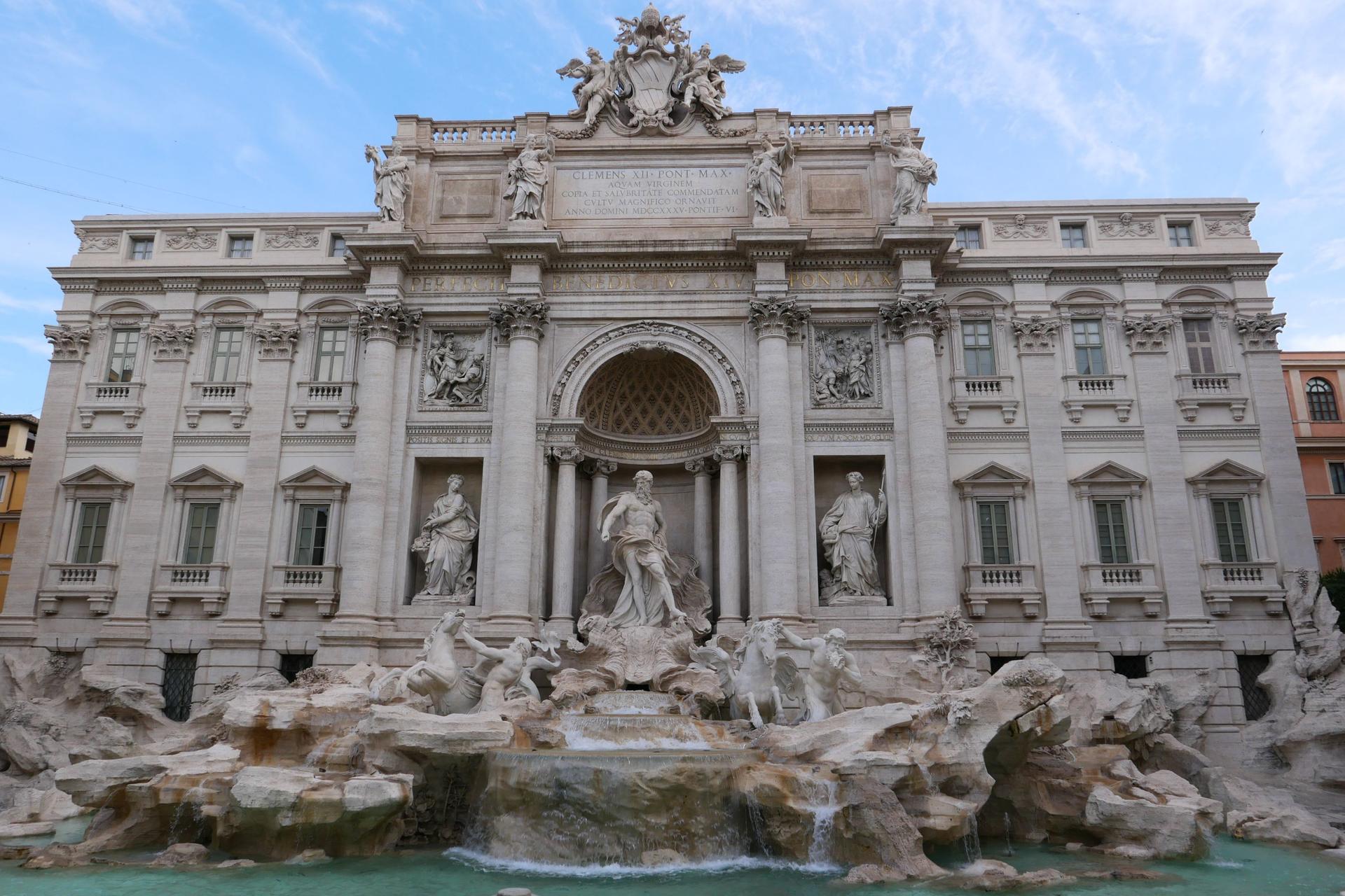 Trevi Fountain and underground tour in Rome - Thumbnail 3