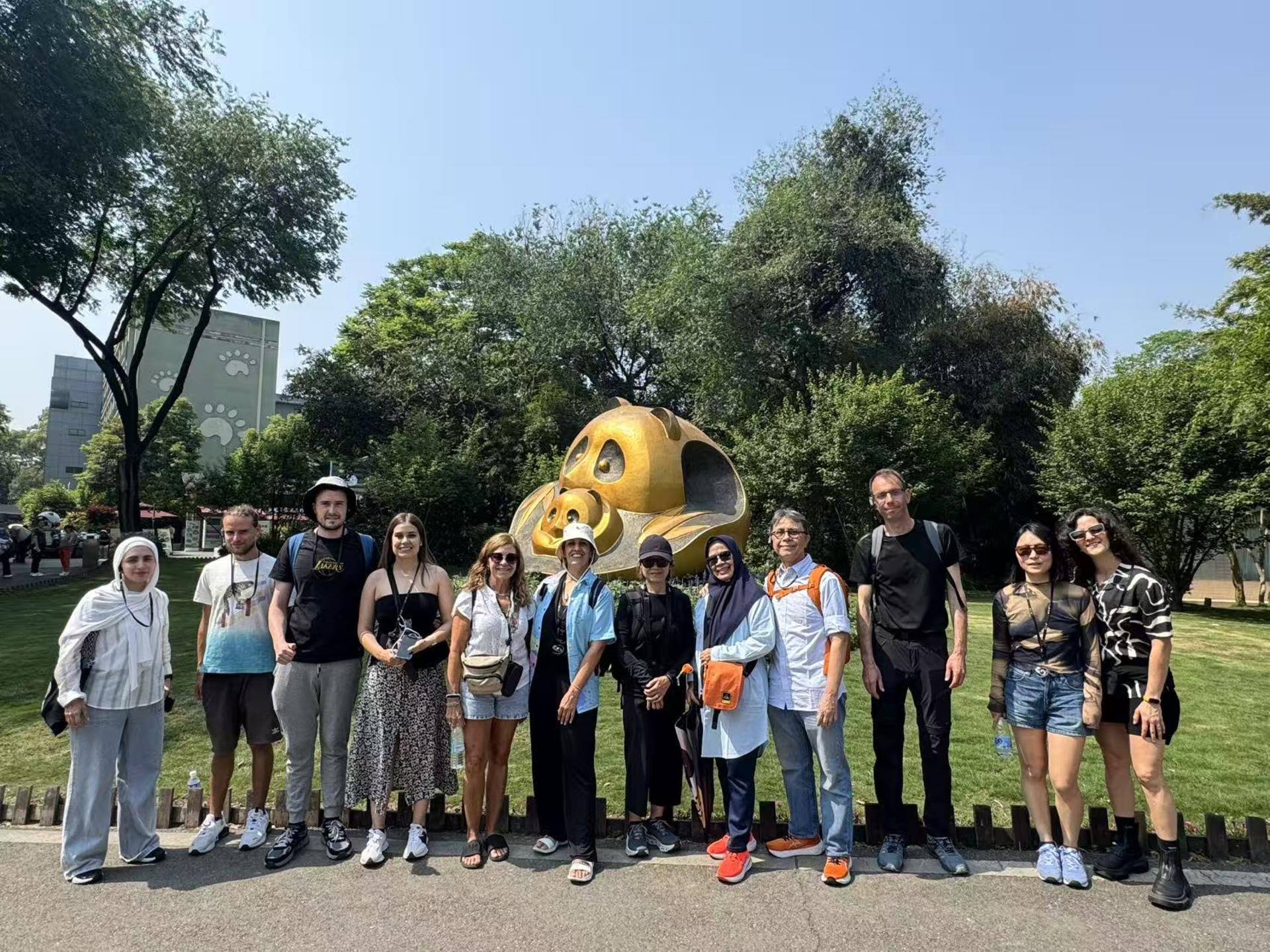 Chengdu Panda Base & Leshan Giant Buddha Day Tour with Guide - Image 1