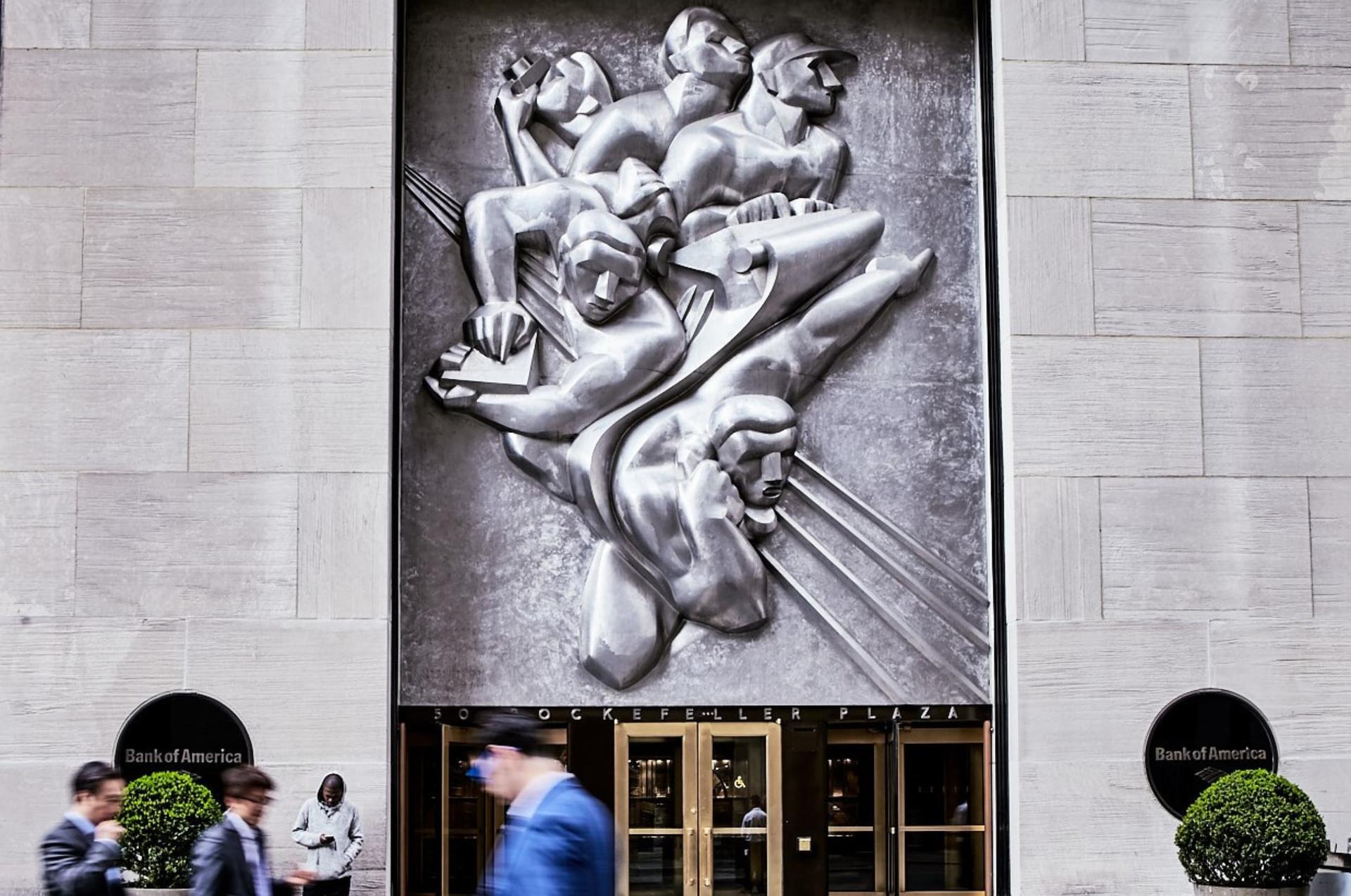 The Official Rockefeller Center Tour - Thumbnail 2