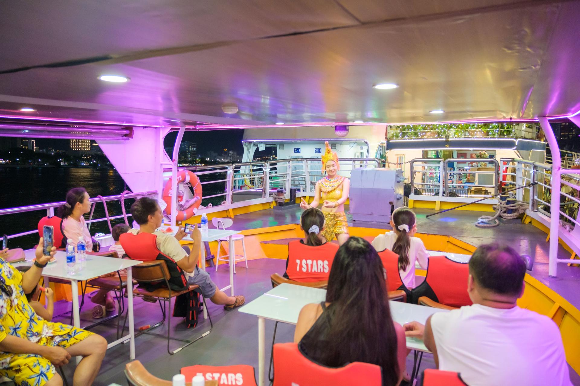 Explore Han River by Night by 7STARS Cruise Da Nang - Thumbnail 7