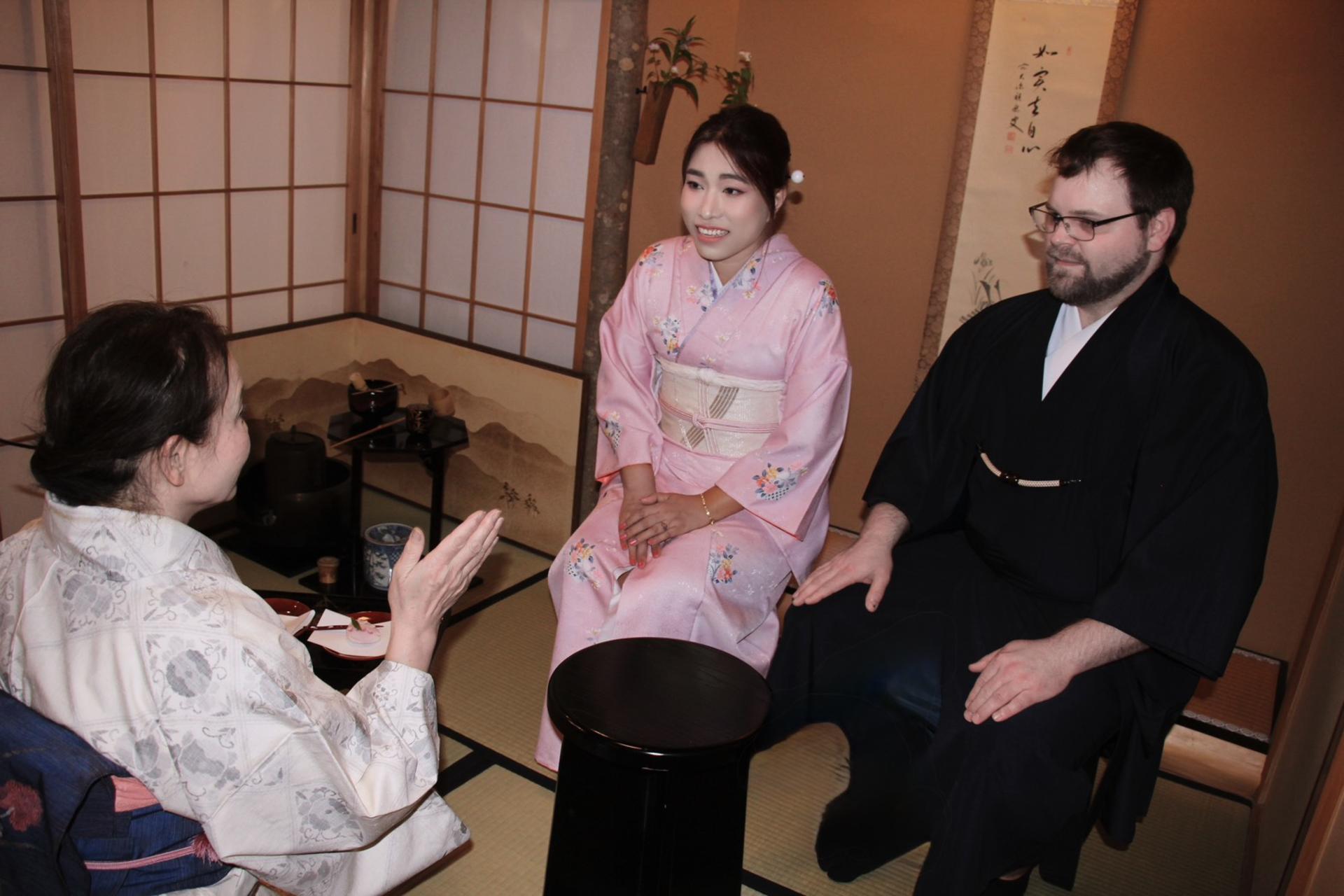 Asakusa Kimono Rental OSHARE Japanese Makeup & Tea Ceremony Experience Open until 10 PM - Thumbnail 49