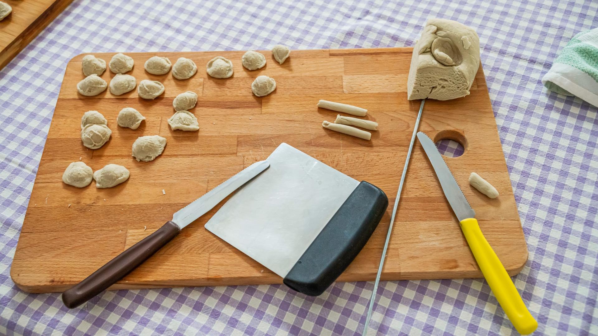 Pasta and cooking tiramisu class in Matera - Thumbnail 4