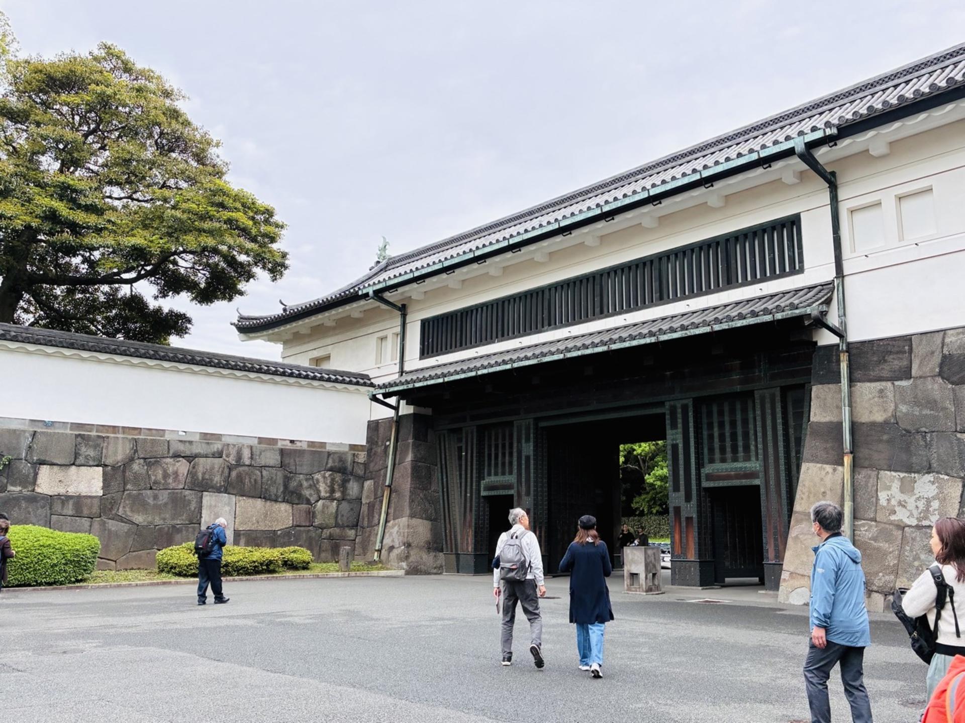 Tokyo: Imperial Palace & Shogun Castle Walking Tour - Thumbnail 17