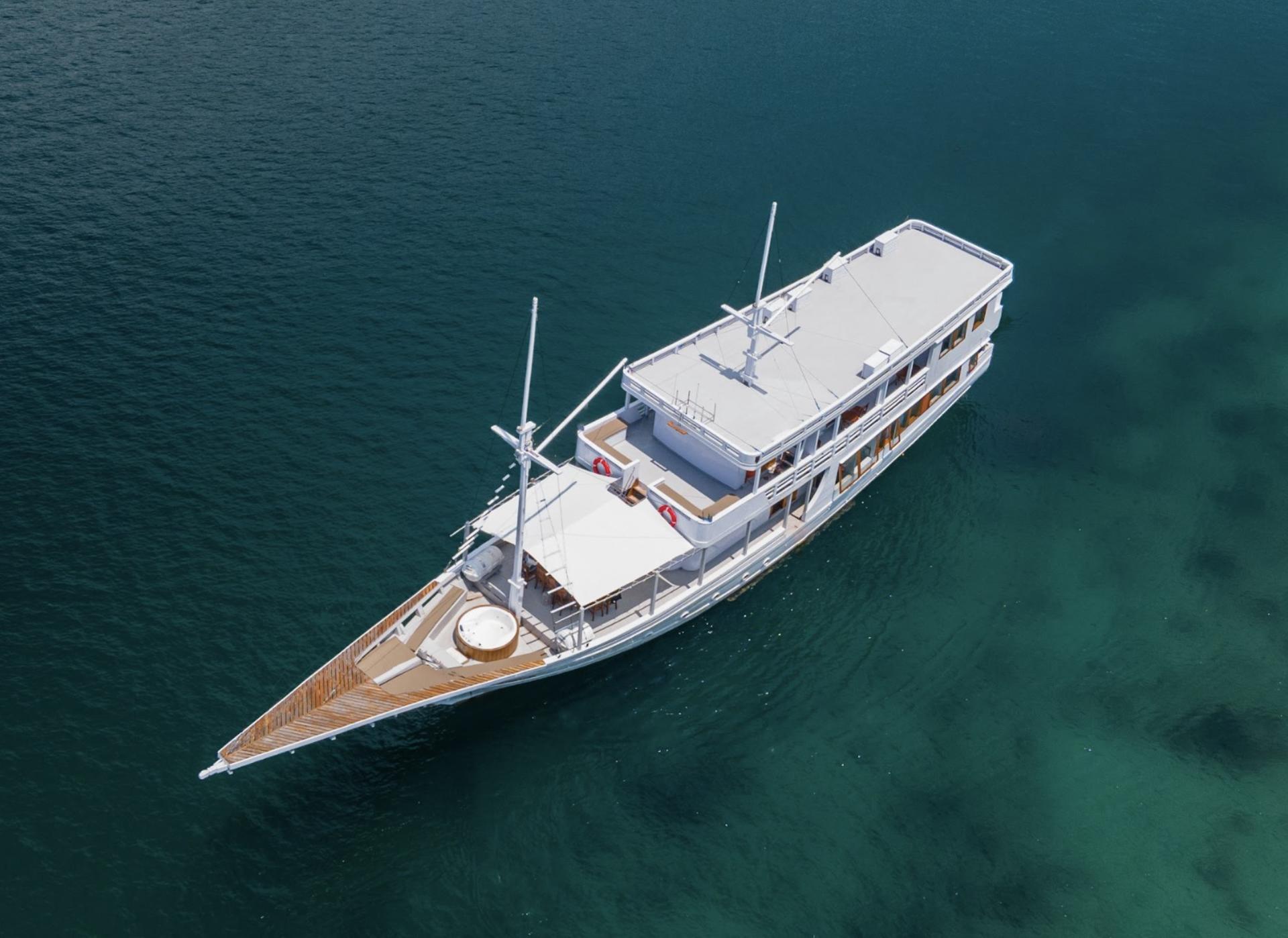 [Luxury Phinisi] 3D2N Ahsana Phinisi Liveaboard from Labuan Bajo - Thumbnail 4
