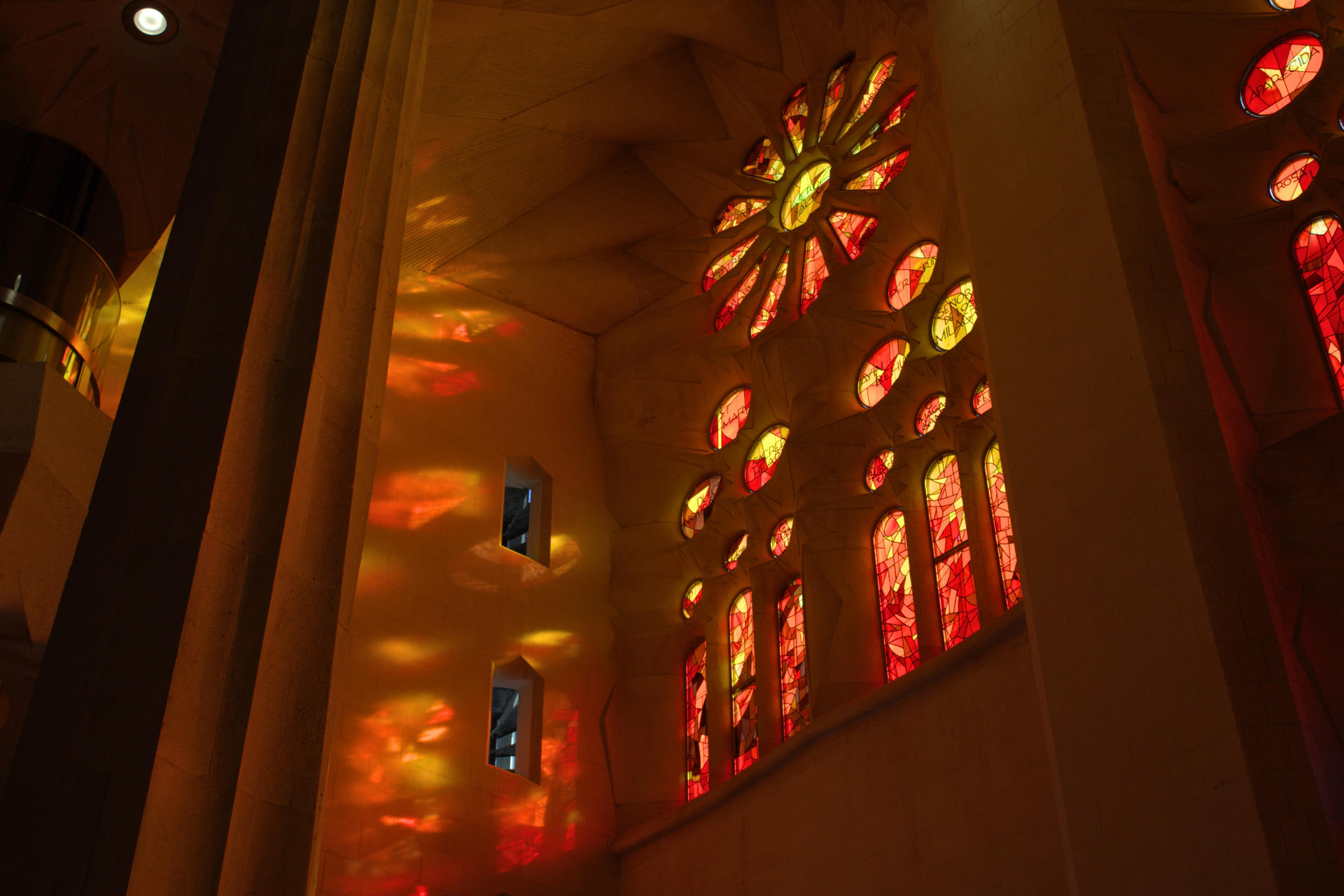 Sagrada Familia: Entry Tickets, Hosted Access & Guided Tours - Thumbnail 14