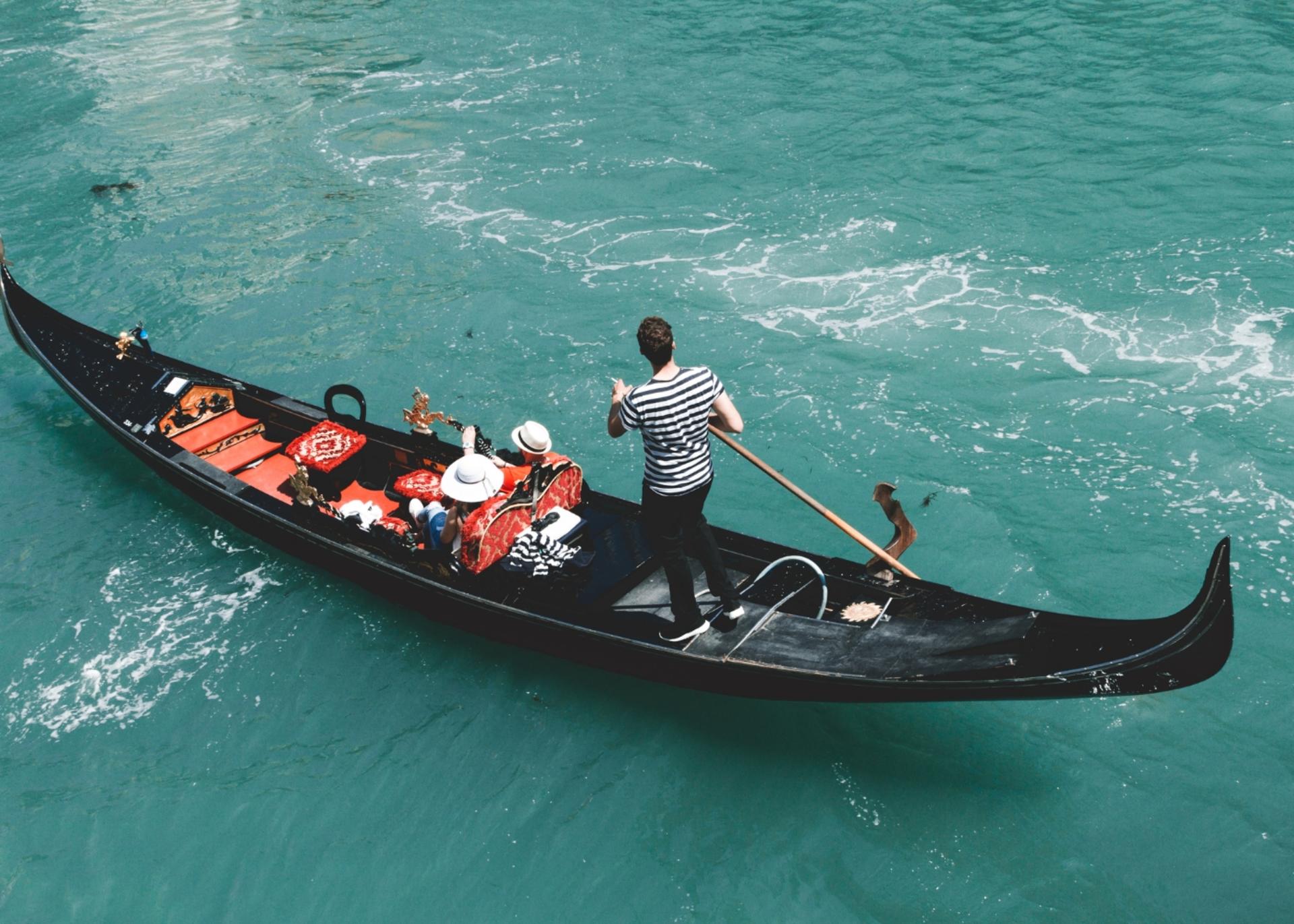 Venice Golden Basilica, Doge's Palace, and Gondola Tour - Thumbnail 14