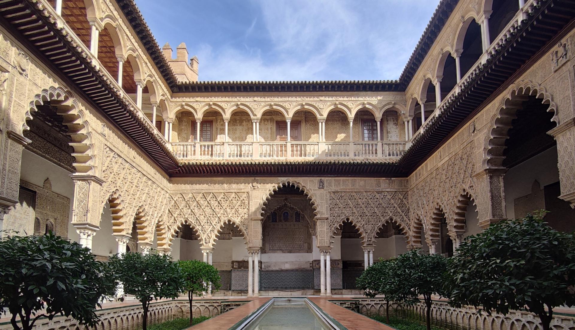 Alcazar small group tour with entry ticket from Seville - Image 1