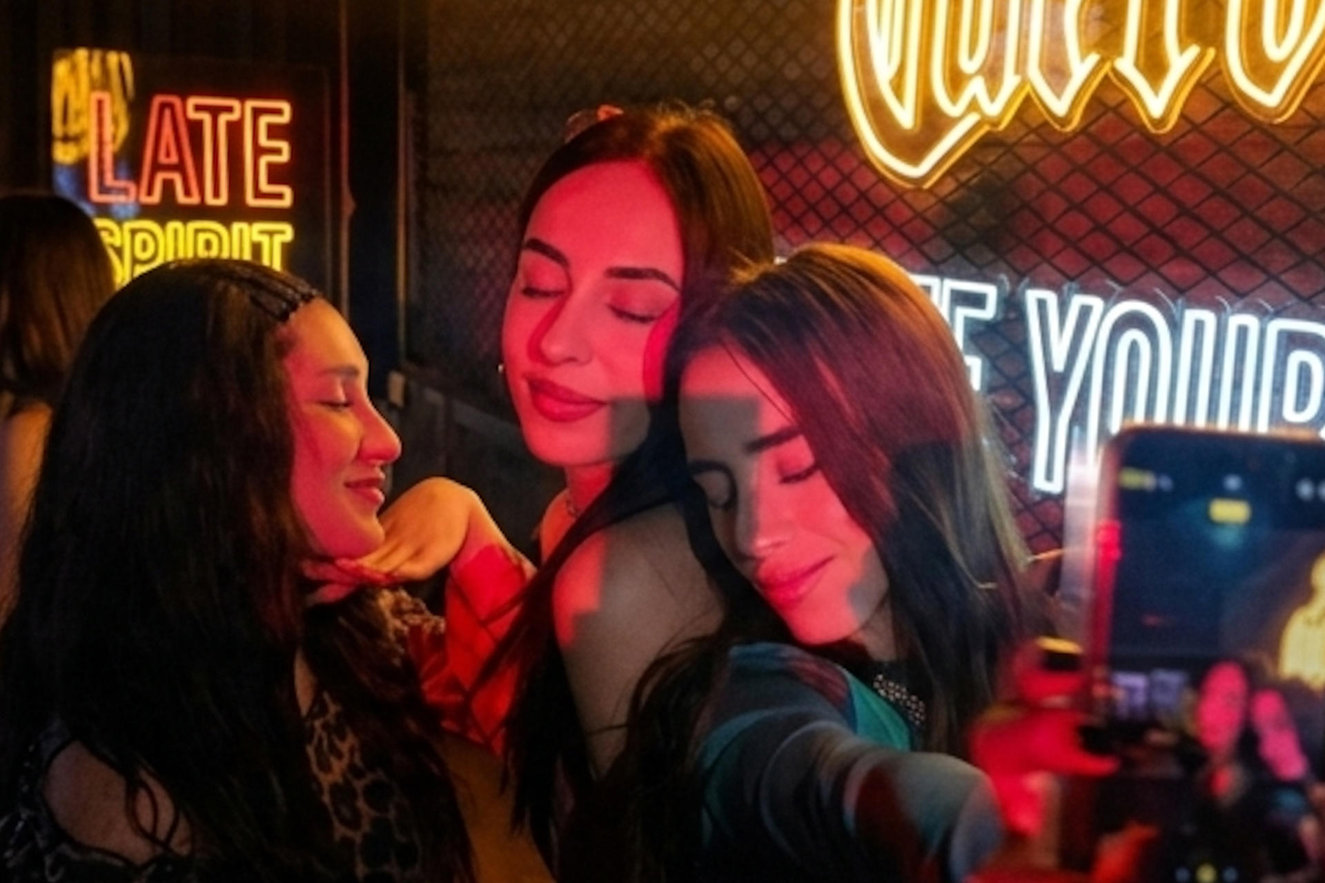 Premium VIP Hongdae Pub Crawl The Seoul Squad | Since 2024 - Thumbnail 7