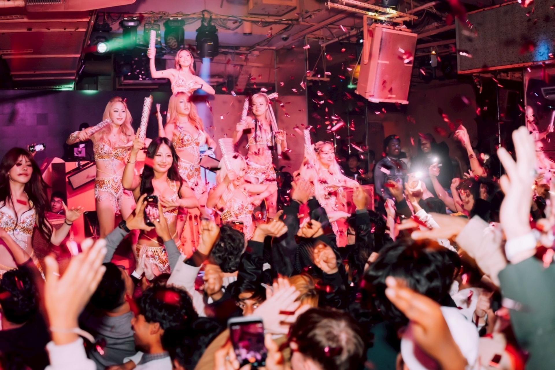 Osaka: Iconic All-Pink Club Entry (with optional VIP Upgrade) - Thumbnail 12