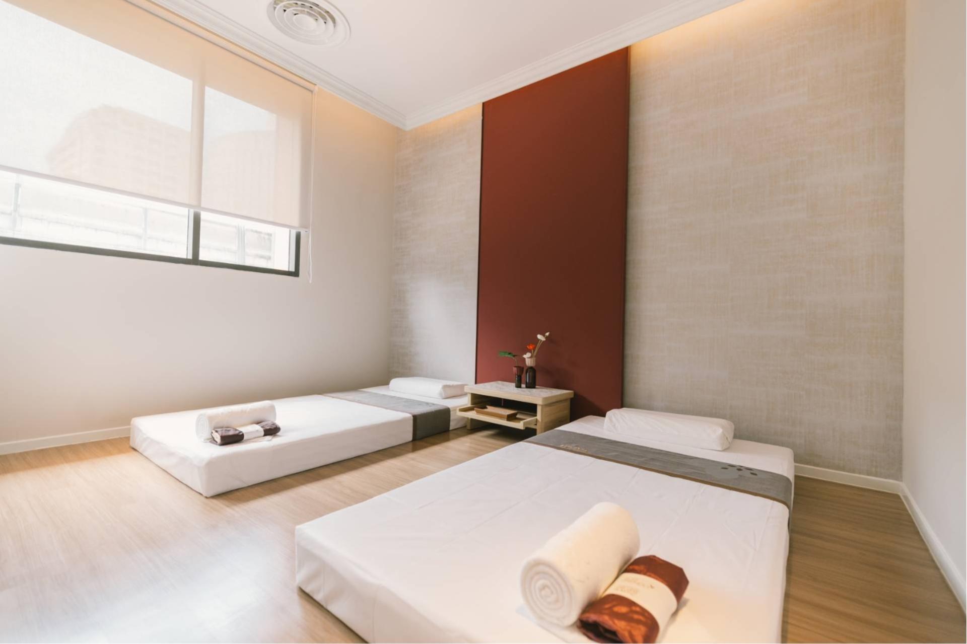 Let's Relax Spa at Silom Edge in Bangkok - Thumbnail 5