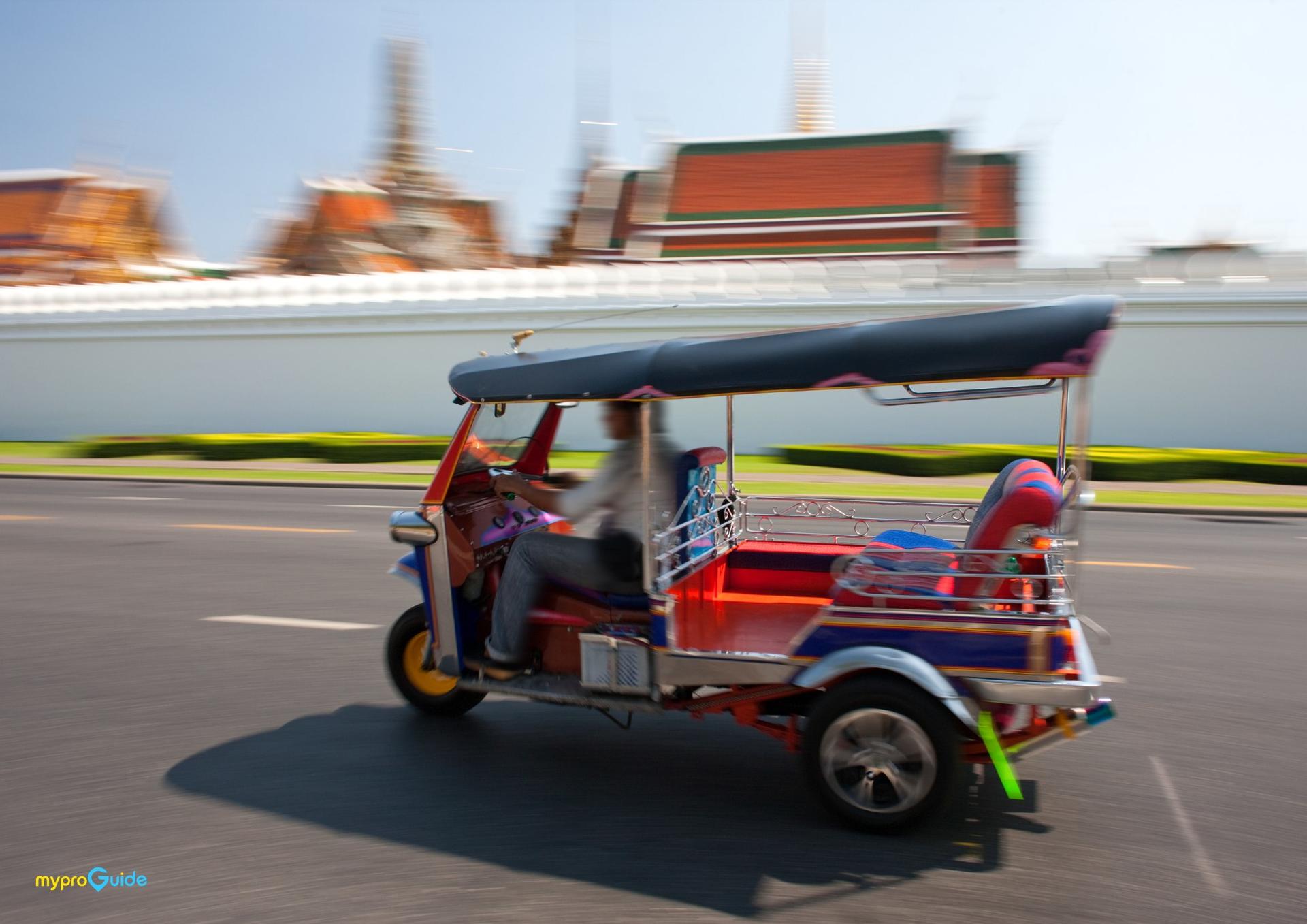 Tuk Tuk riding tour in Bangkok by MyProGuide - Thumbnail 10