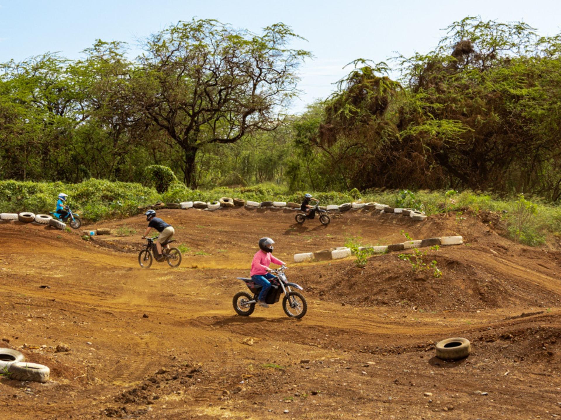 Dirt Bike Experience in Oahu - Thumbnail 11