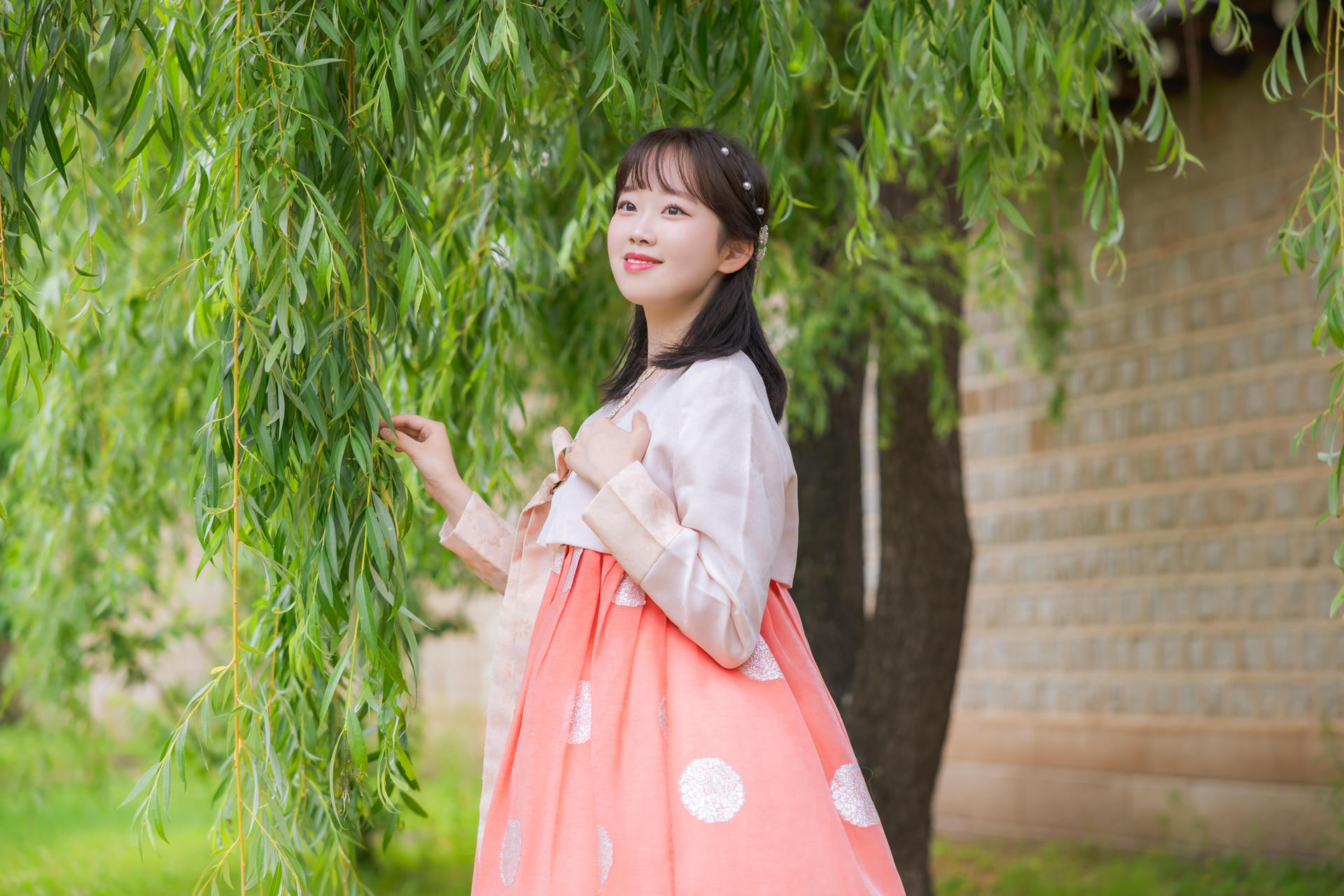 Gyeongbokgung Hanbok & Hairstyling Experience - Thumbnail 57