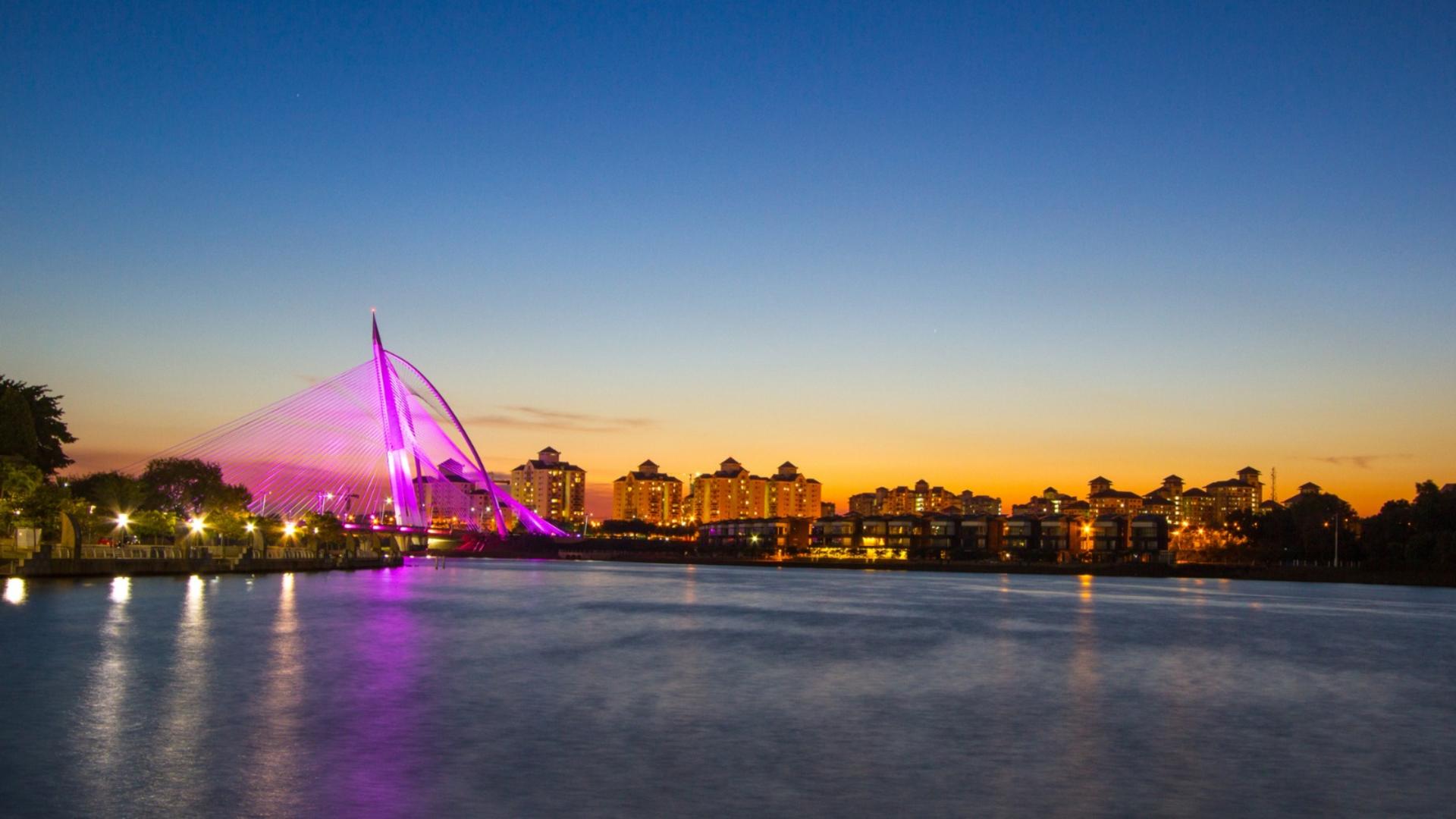 Putrajaya Sunset Cruise and Kuala Lumpur Night Exploration - Image 1