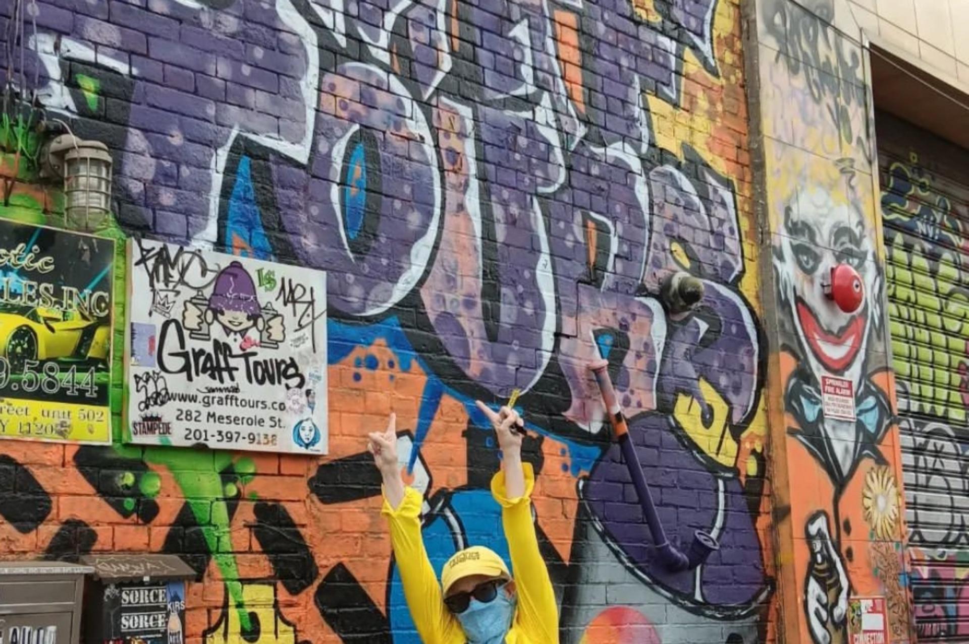 Brooklyn Street Art Tour - Thumbnail 3