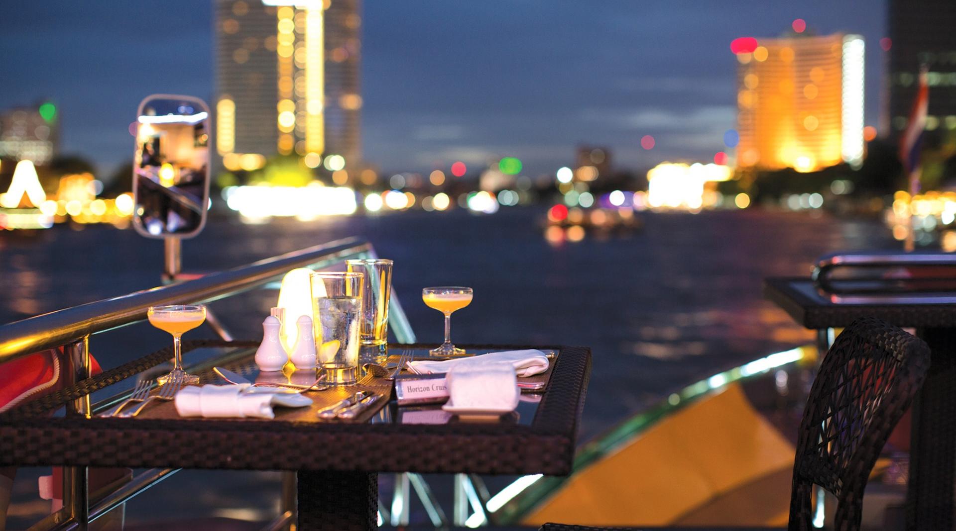 Horizon Dinner Cruise along the Chao Phraya River by Shangri-La Hotel, Bangkok - Thumbnail 2