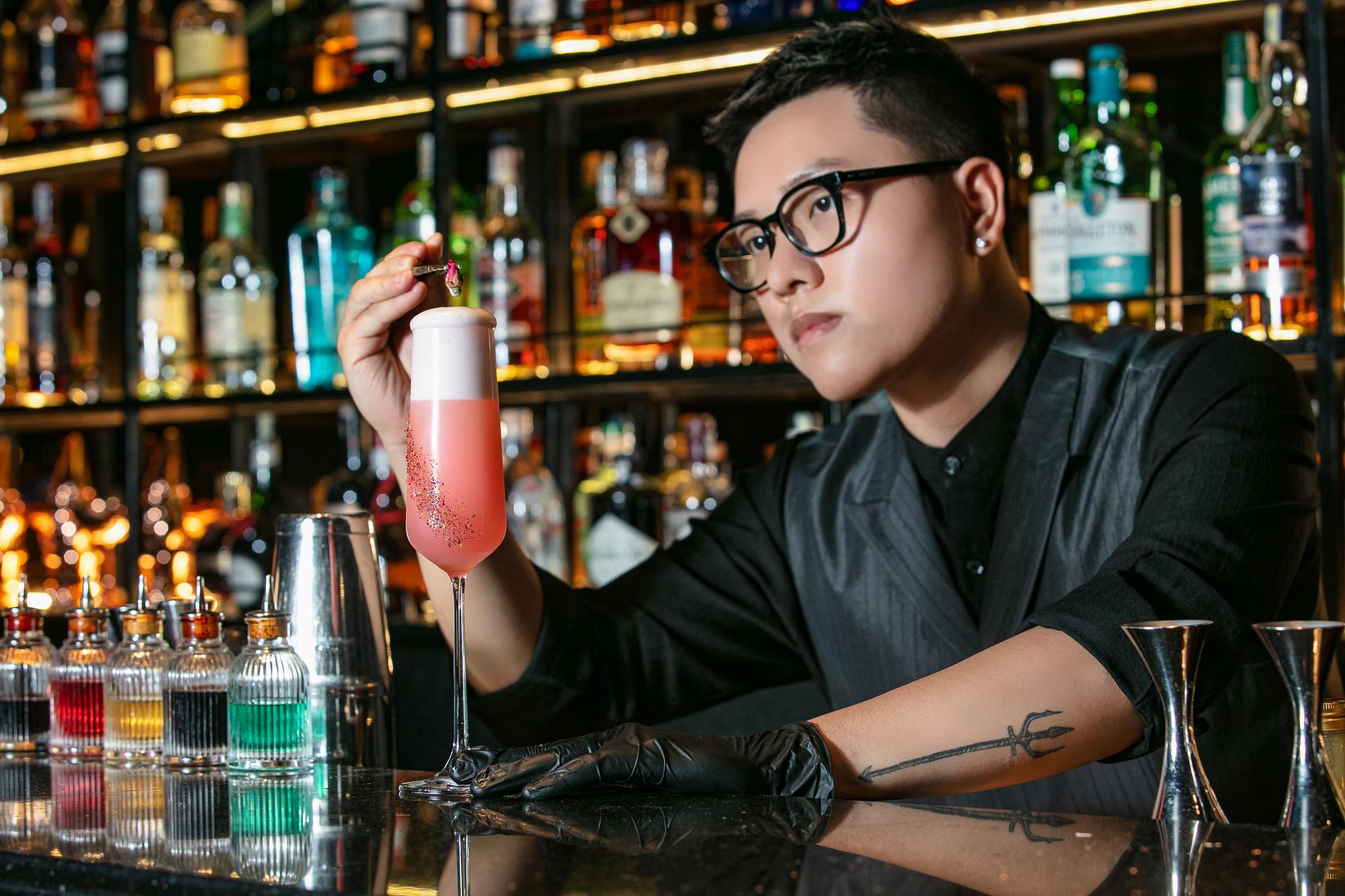 Majesty Sky Bar Cocktails & City Views in Hanoi - Thumbnail 7