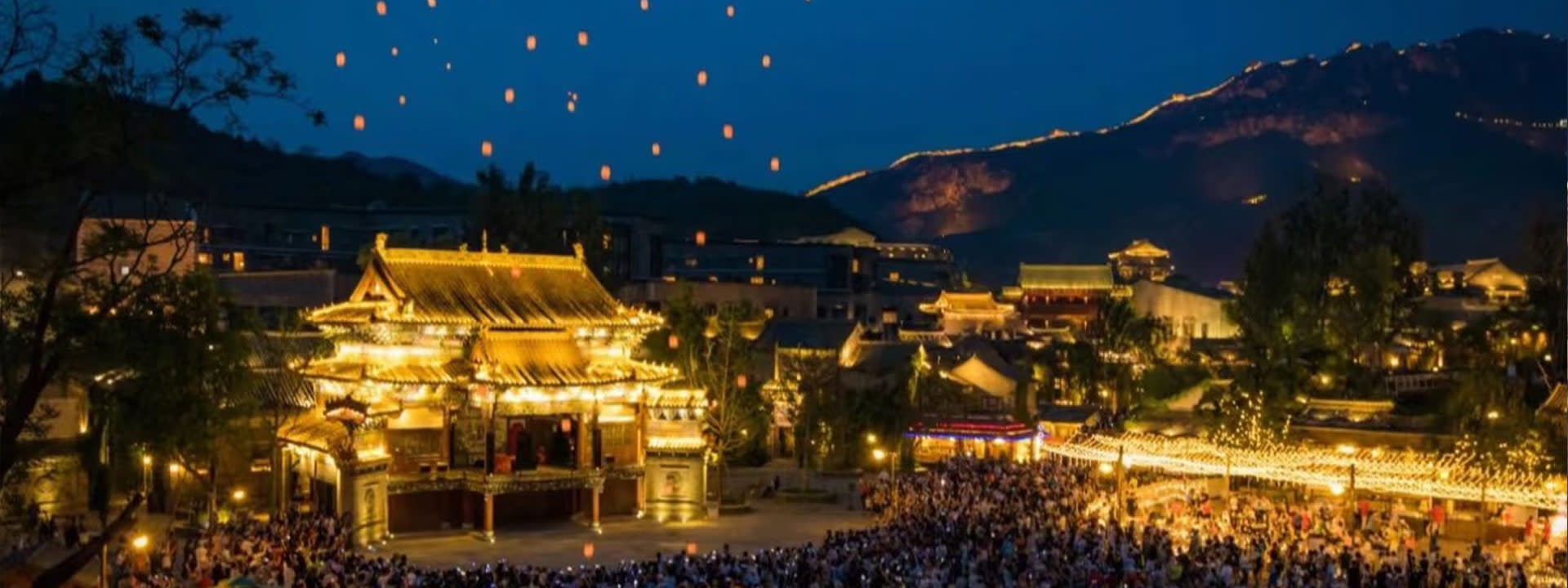 Beijing Day Trip to Jinshanling Great Wall + Night Tour of Simatai Great Wall One-Day Tour - Thumbnail 4