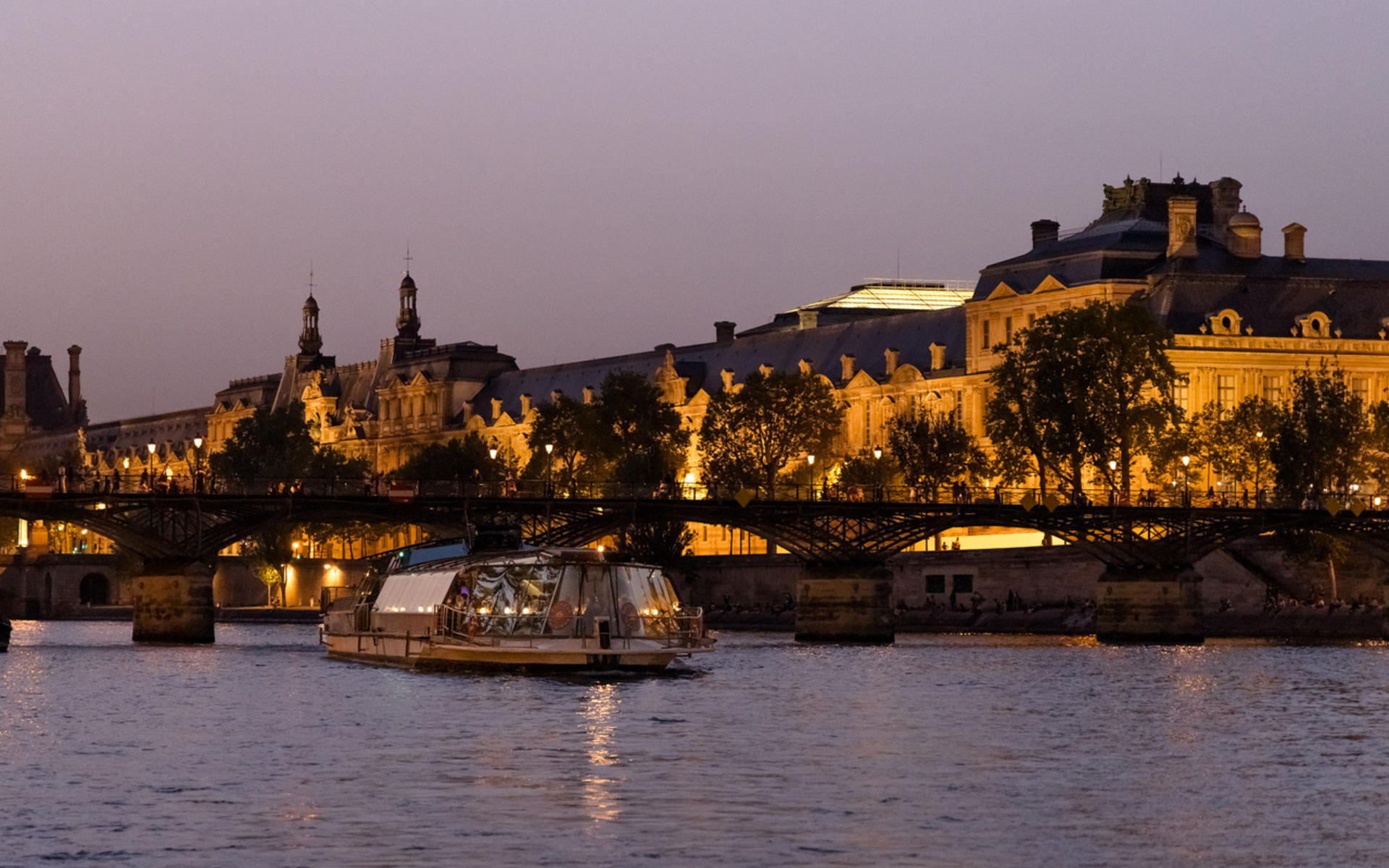 Bateaux Parisiens Seine River Dinner Cruise - Thumbnail 2