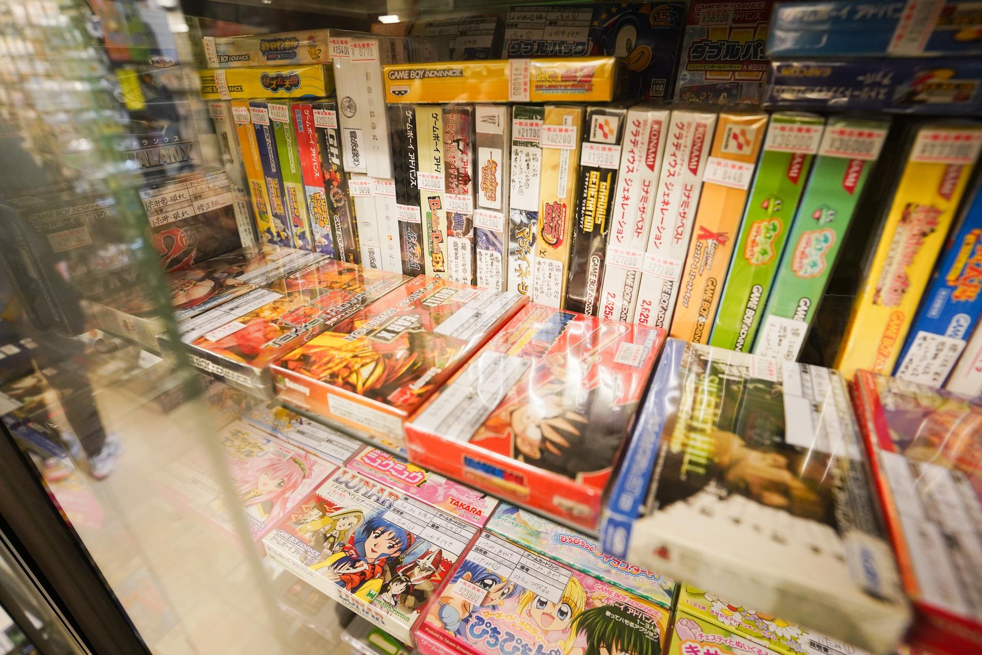 Akihabara Electric & Anime Town Walk : Dive into The Holy Land of Ot - Thumbnail 28
