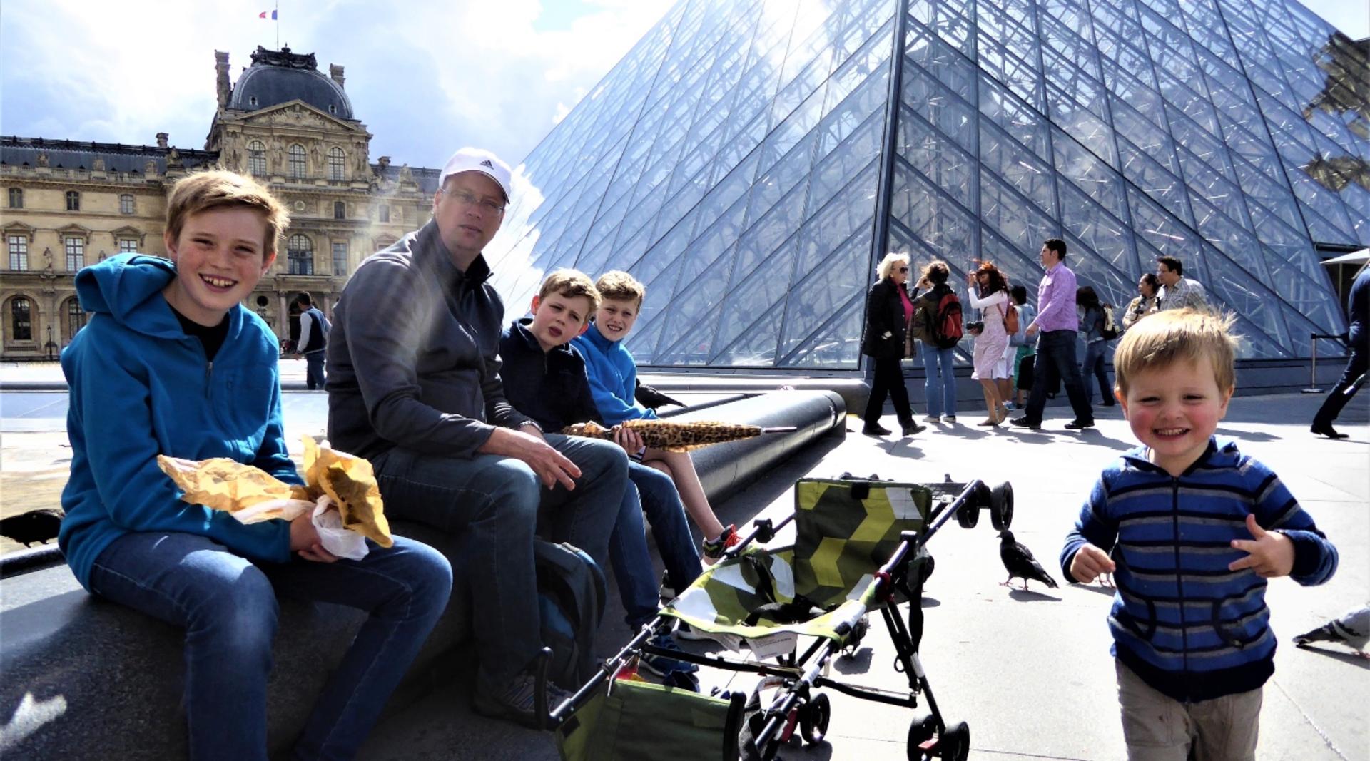 Louvre Private Group Tour in Paris for Families and Children - Thumbnail 2