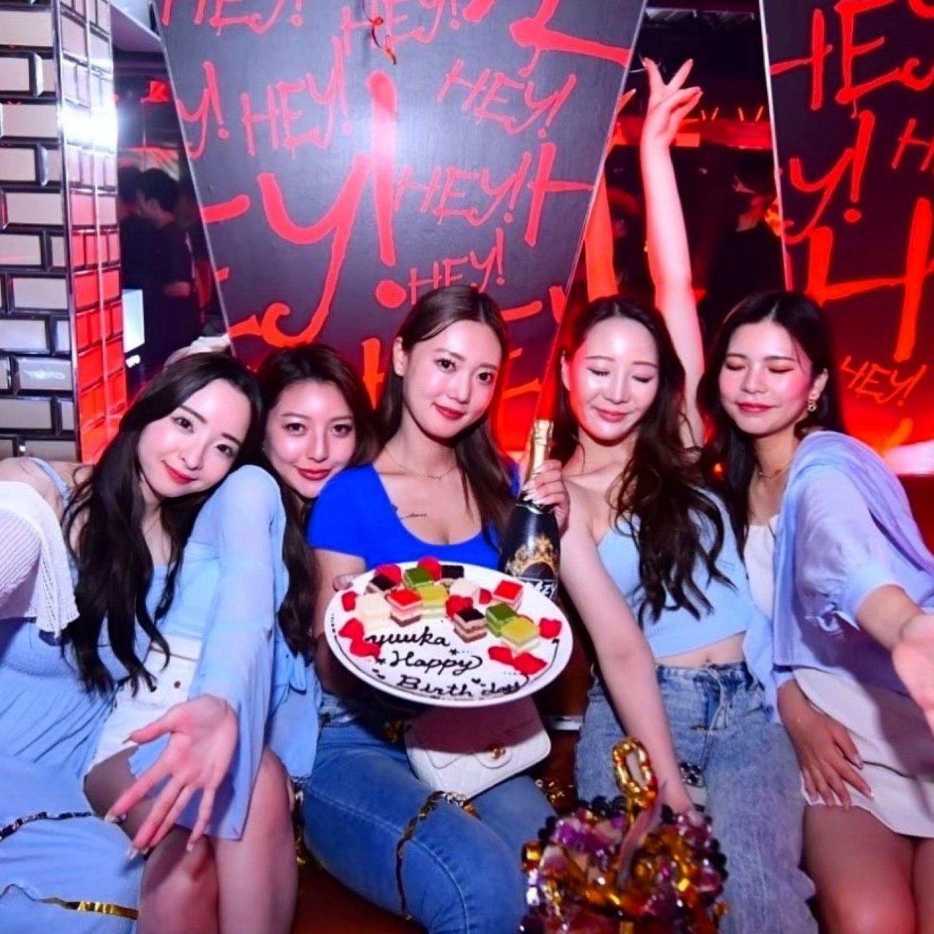 Osaka Shinsaibashi: CRAZY LAND by CHEVAL Nightclub Admission Ticket - Thumbnail 10