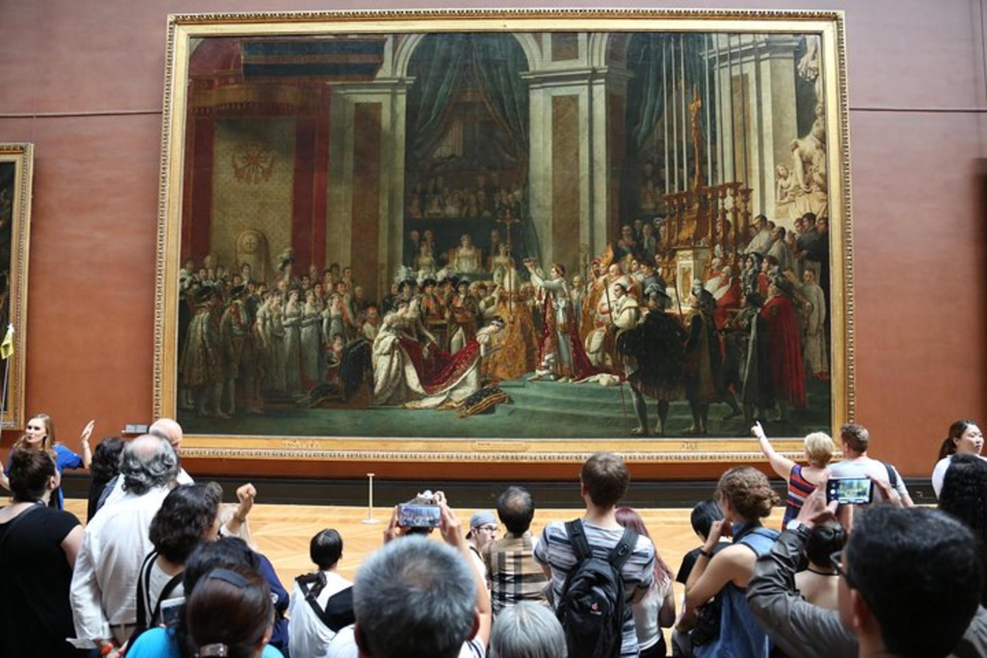 Must-Sees of the Louvre Museum - Image 1