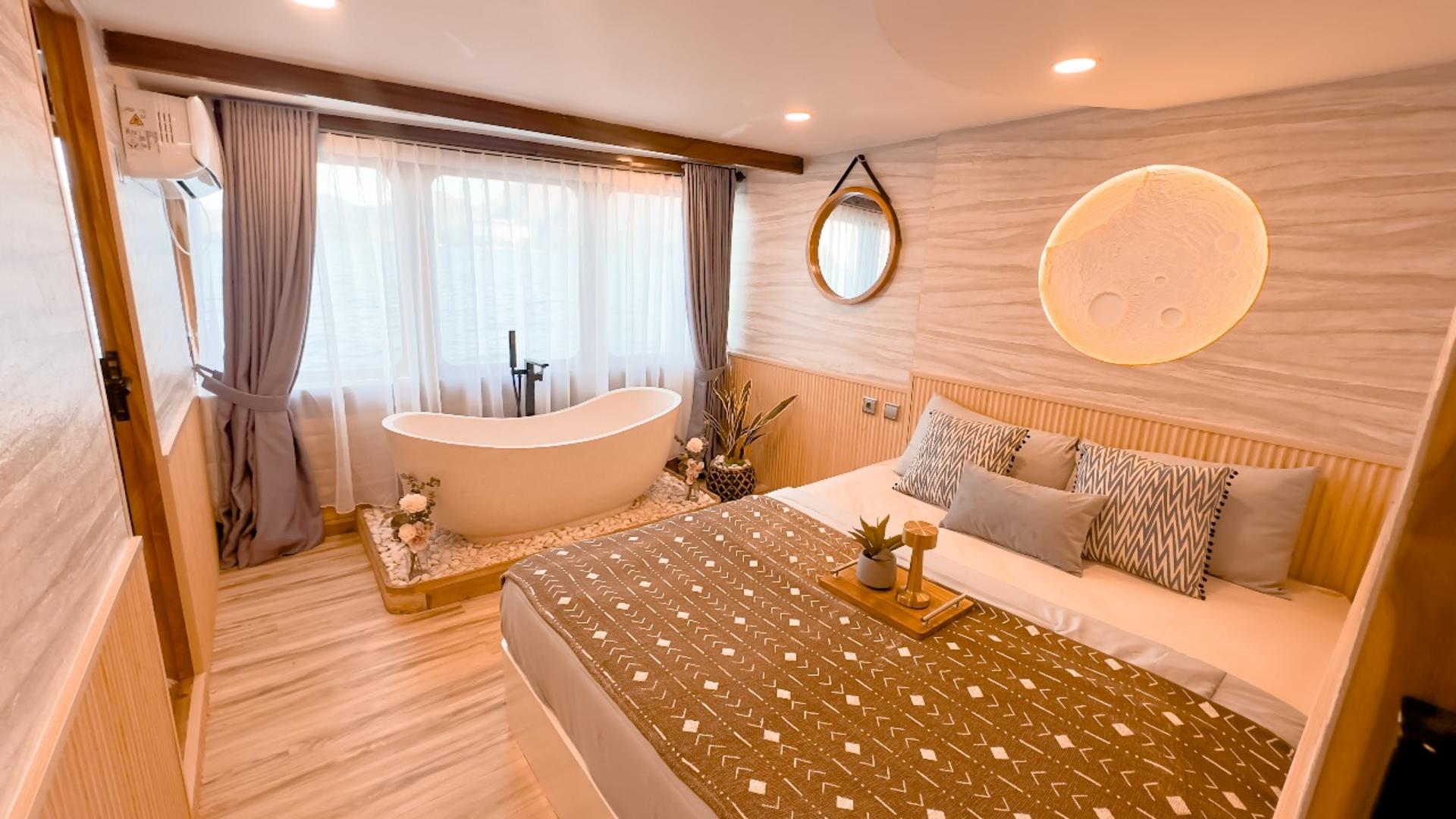 [Luxury Phinisi] 3D2N Sailing Liveaboard from Labuan Bajo - Thumbnail 10