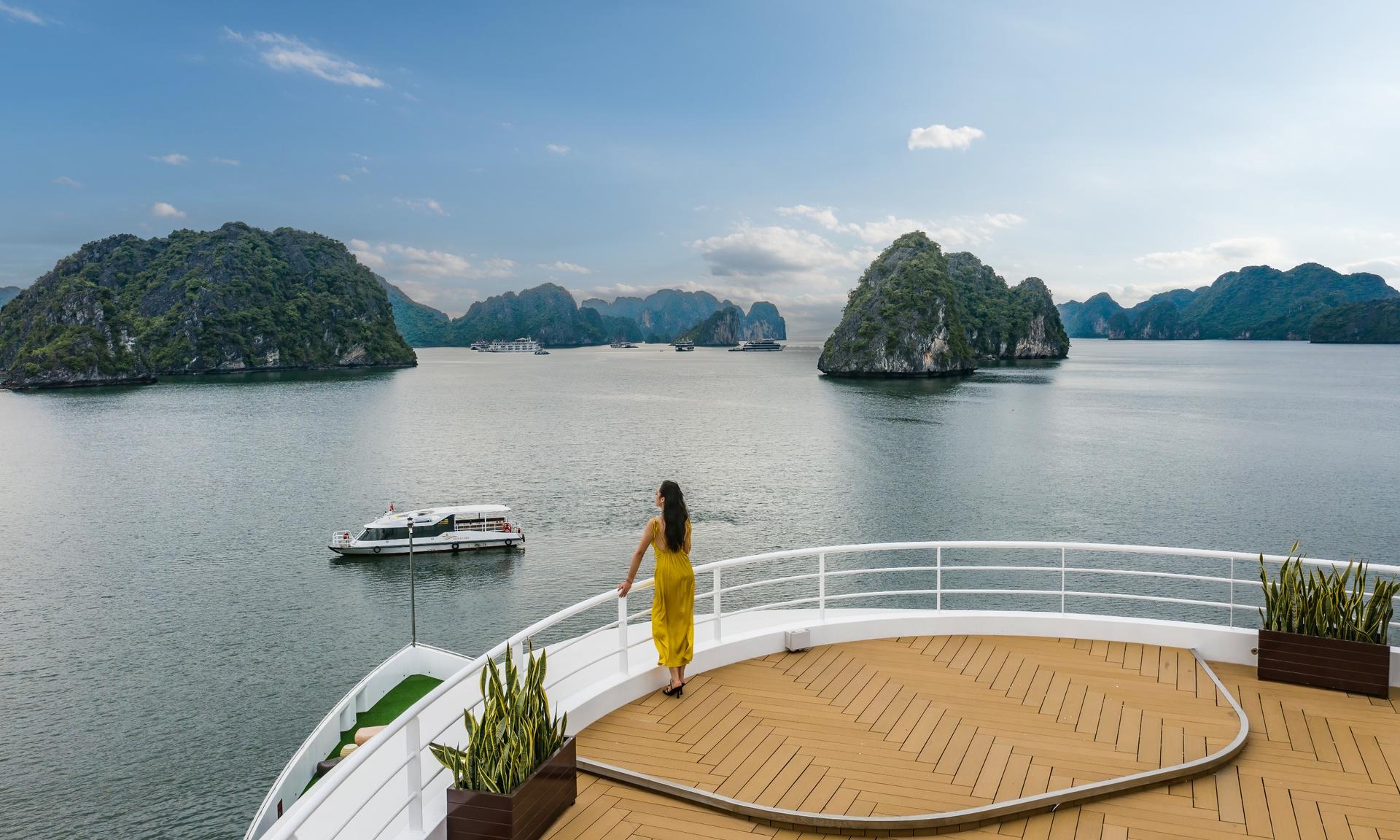 Sea Stars 2D1N Cruise: Ha Long Bay, Sung Sot, Ti Top - Thumbnail 8