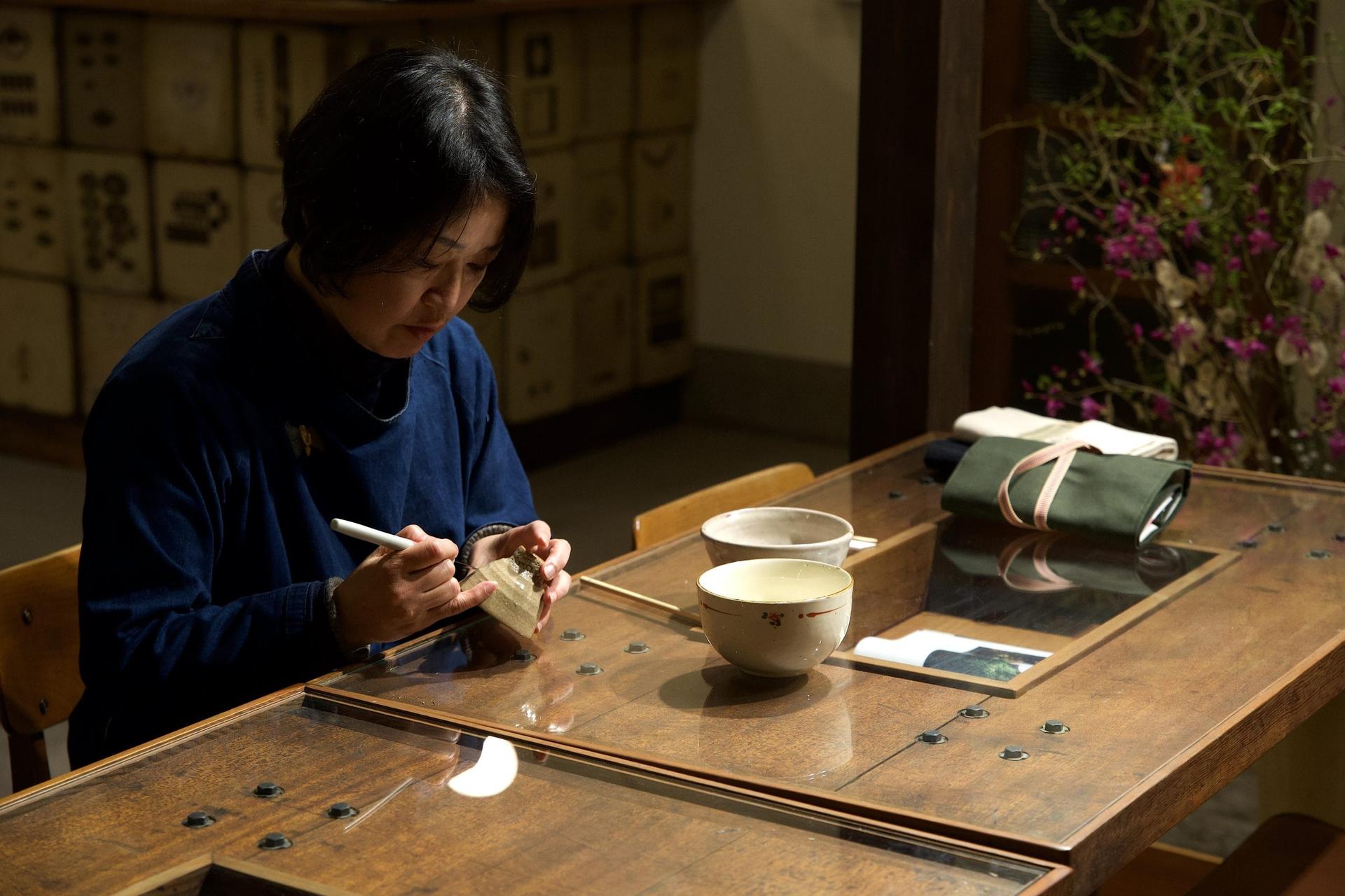  Kintsugi Workshop: Beauty in Brokenness - Thumbnail 2