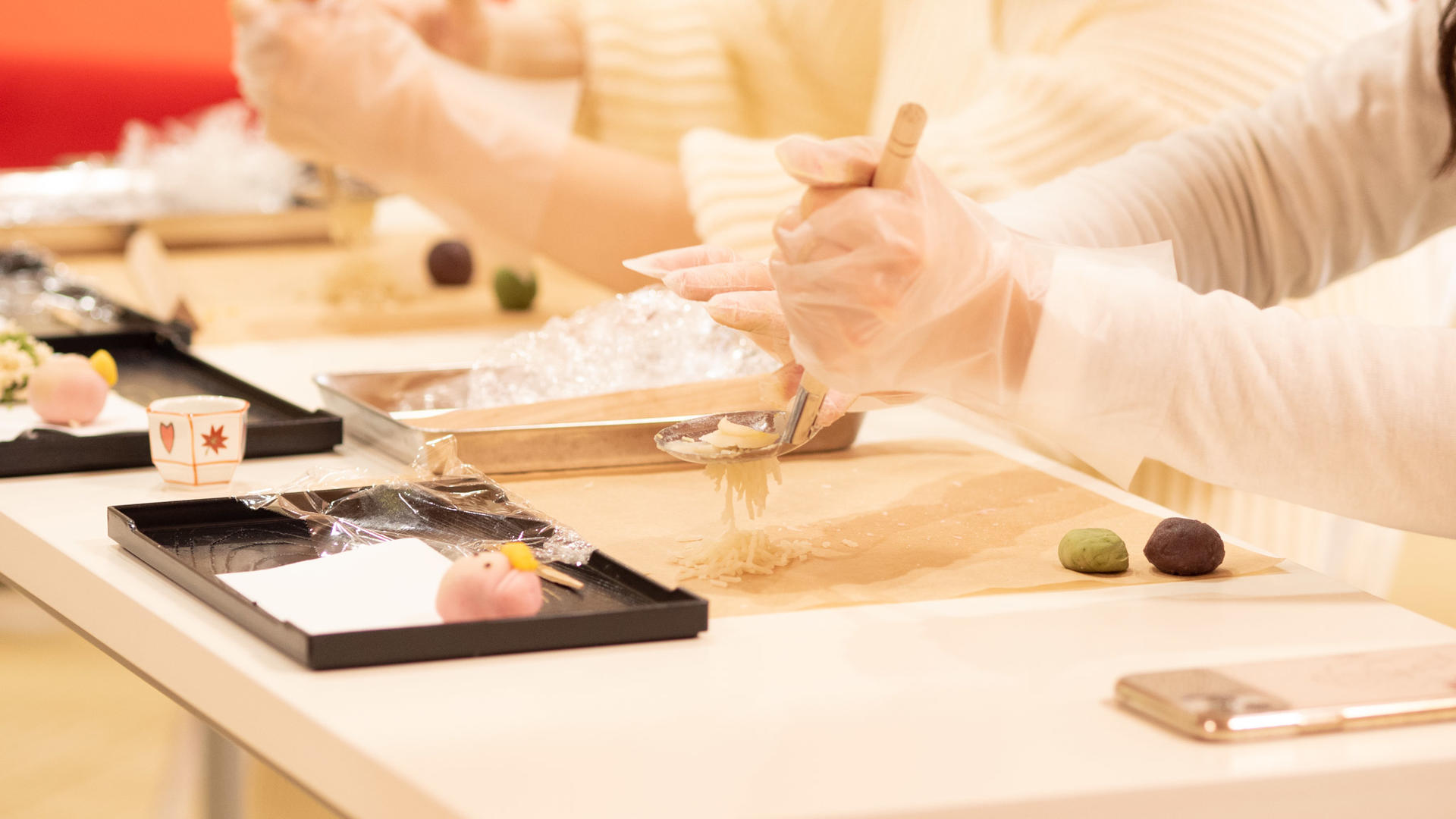 Traditional  Japanese Sweets Making Workshop in Osaka  - Thumbnail 4