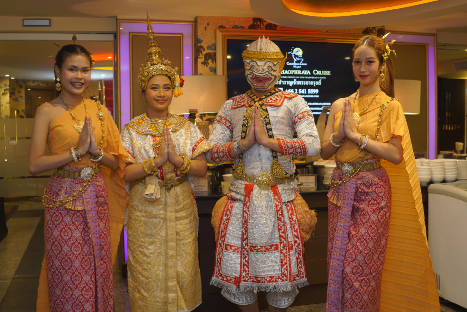Chao Phraya Cruise in Bangkok - Thumbnail 5