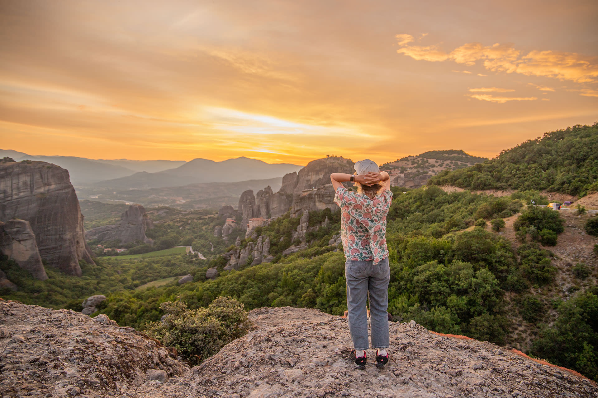 Meteora sunset tour with monastery and caves visit  - Thumbnail 11