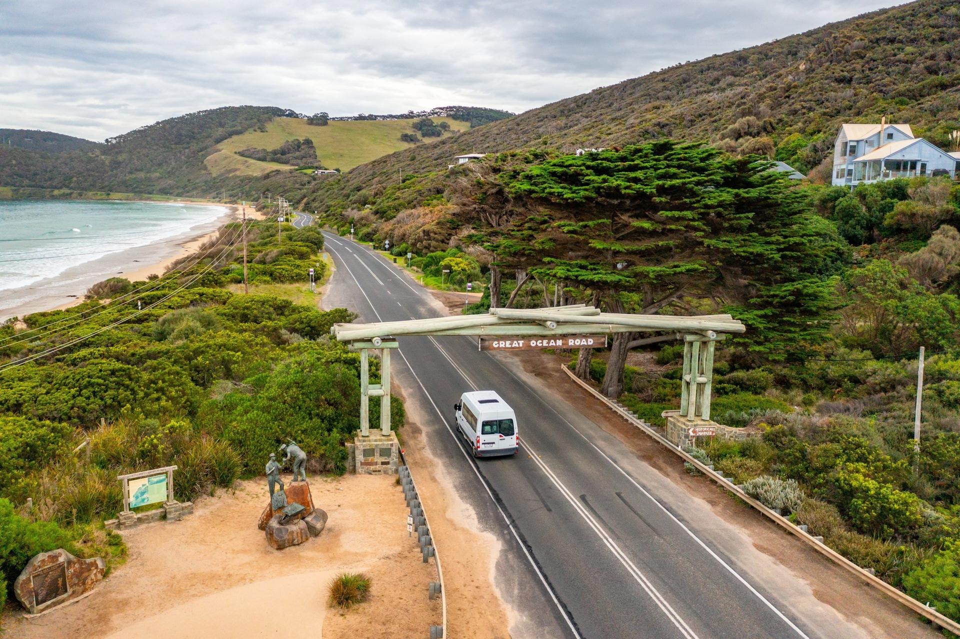 Great Ocean Road and 12 Apostles Tour - Thumbnail 4