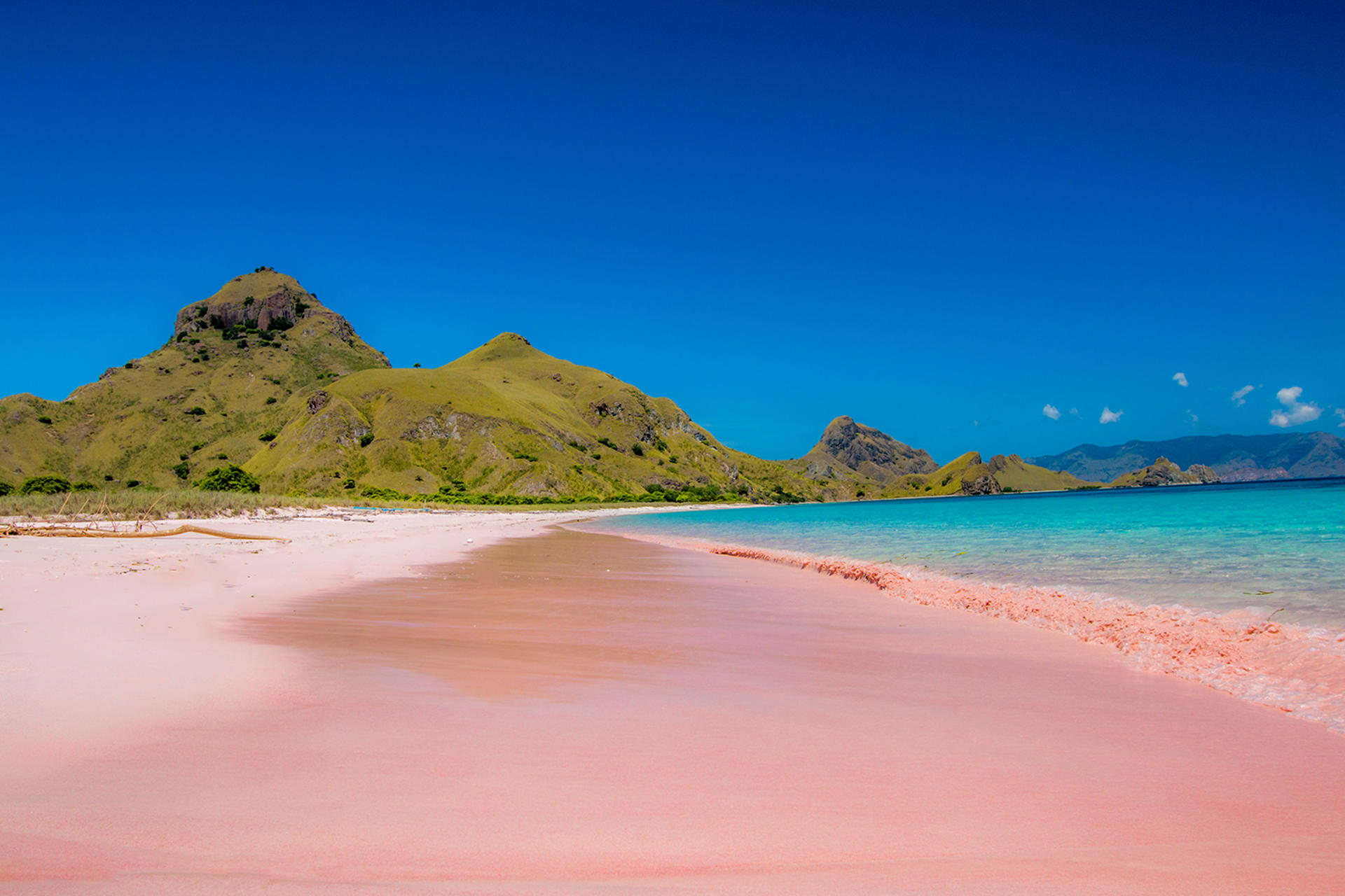 Labuan Bajo Padar & Kanawa Islands Full-Day Island Hopping Tour - Thumbnail 4