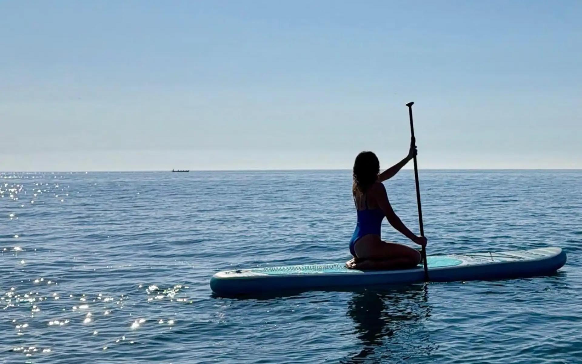 Barcelona Sunrise Paddleboarding with Breakfast & Photos - Thumbnail 4