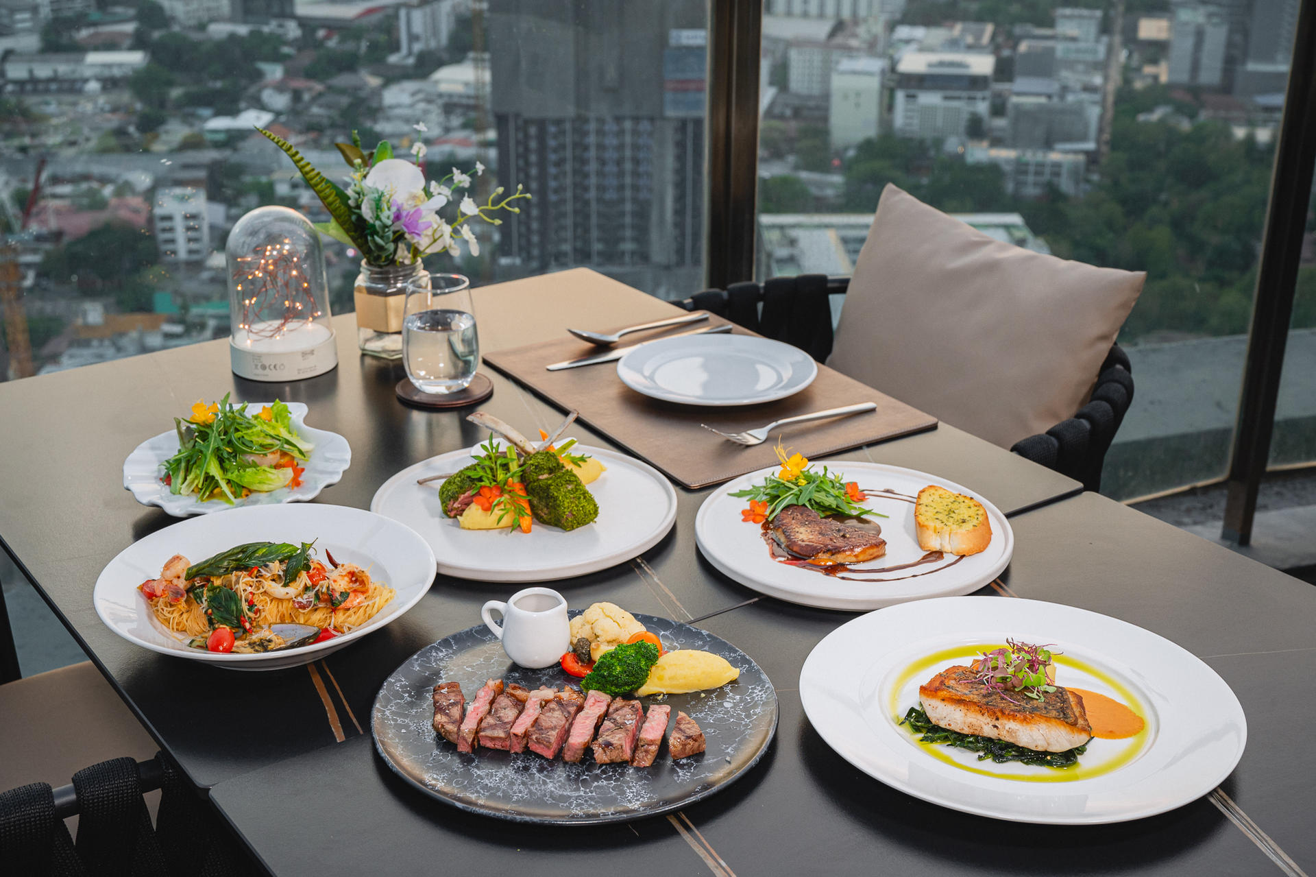 Cielo Sky Bar & Restaurant Rooftop - Thumbnail 13