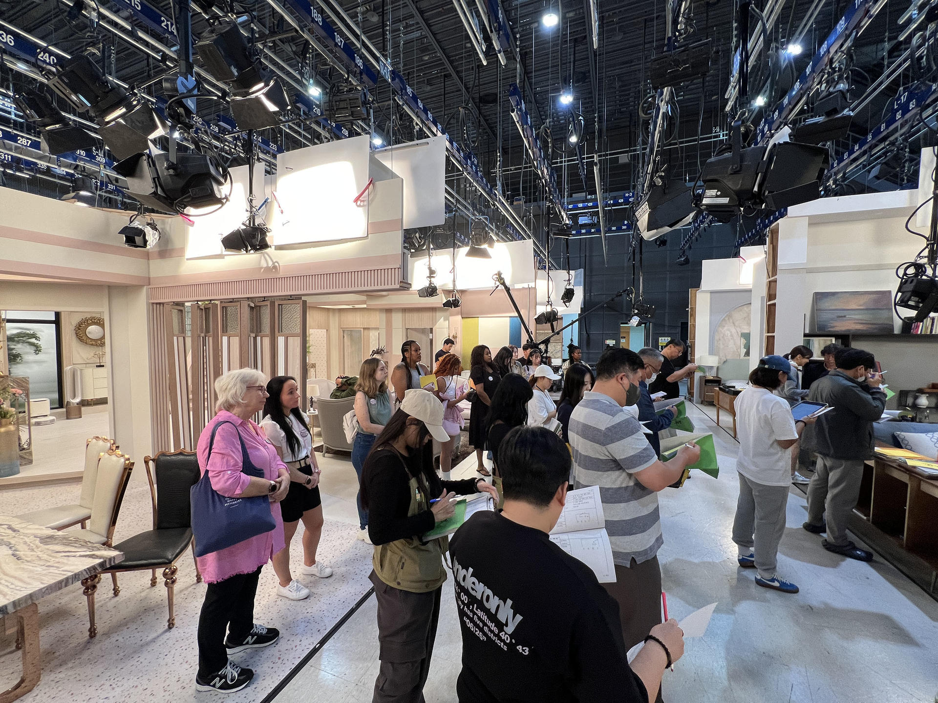 Official MBC Insider Tour: Live K-Drama Filming & VIP Studio Tour - Thumbnail 15