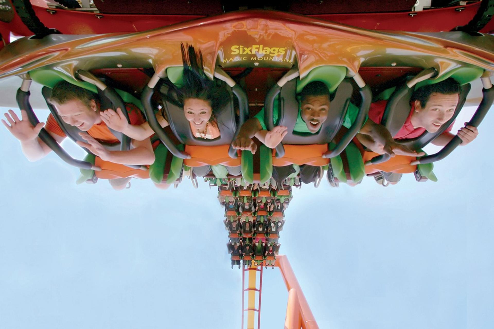 Six Flags Magic Mountain Ticket - Image 1