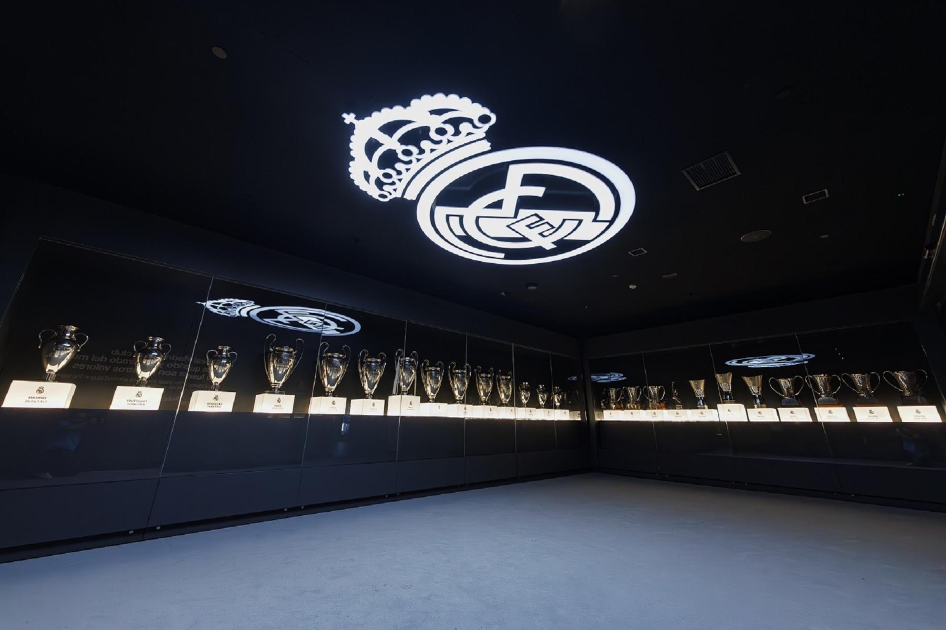 Madrid Highlights Tour with Santiago Bernabeu Stadium Visit - Thumbnail 8